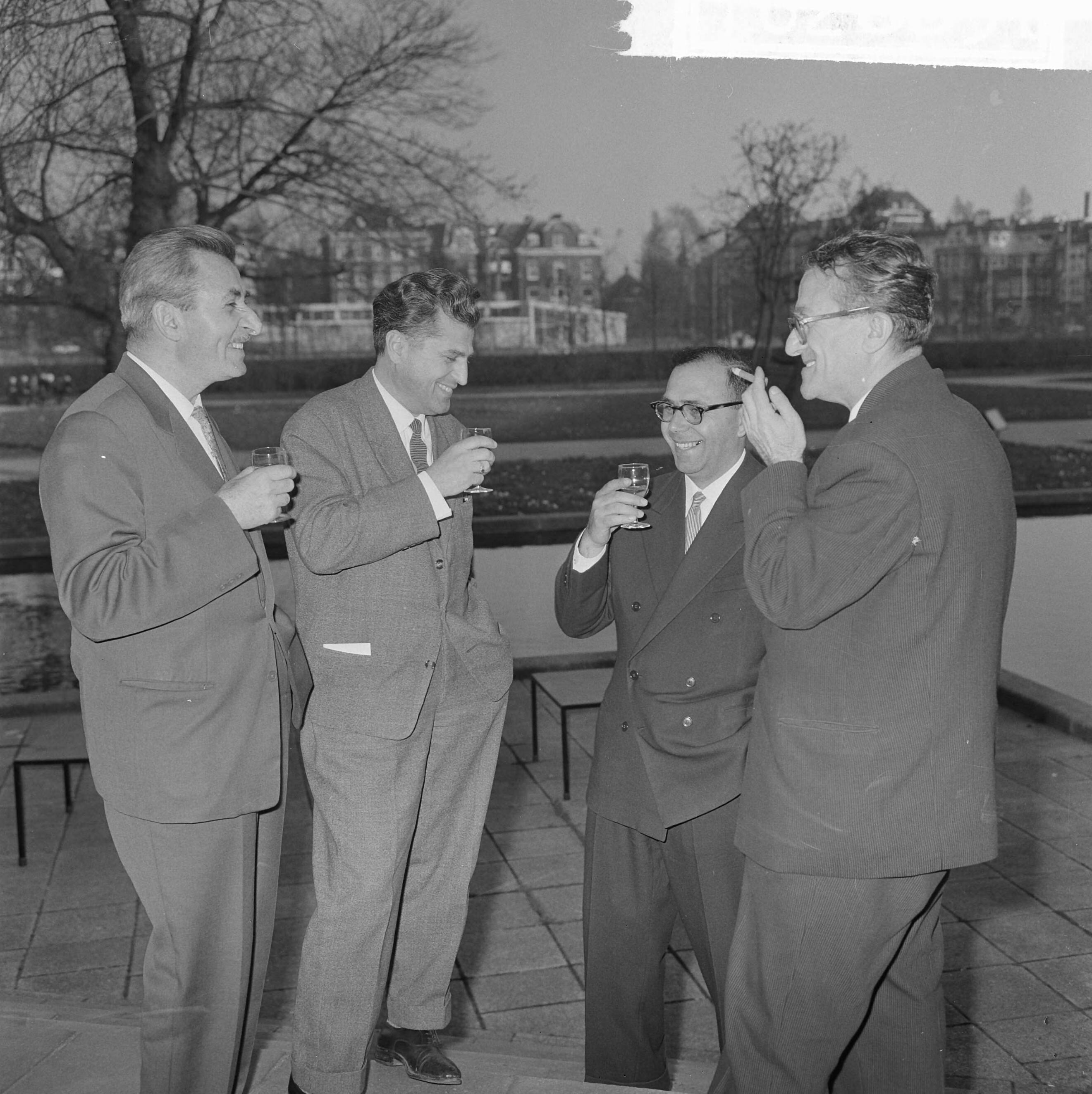 Fotocollectie Anefo — Opdracht Congresgebouw gemeente Den Haag , reportage — Foto: Nijs, Jac. de / Anefo. Licentie: Set B: Rechtenvrij / Publiek Domein. Bron: Nationaal Archief. http://hdl.handle.net/10648/aa639018-d0b4-102d-bcf8-003048976d84