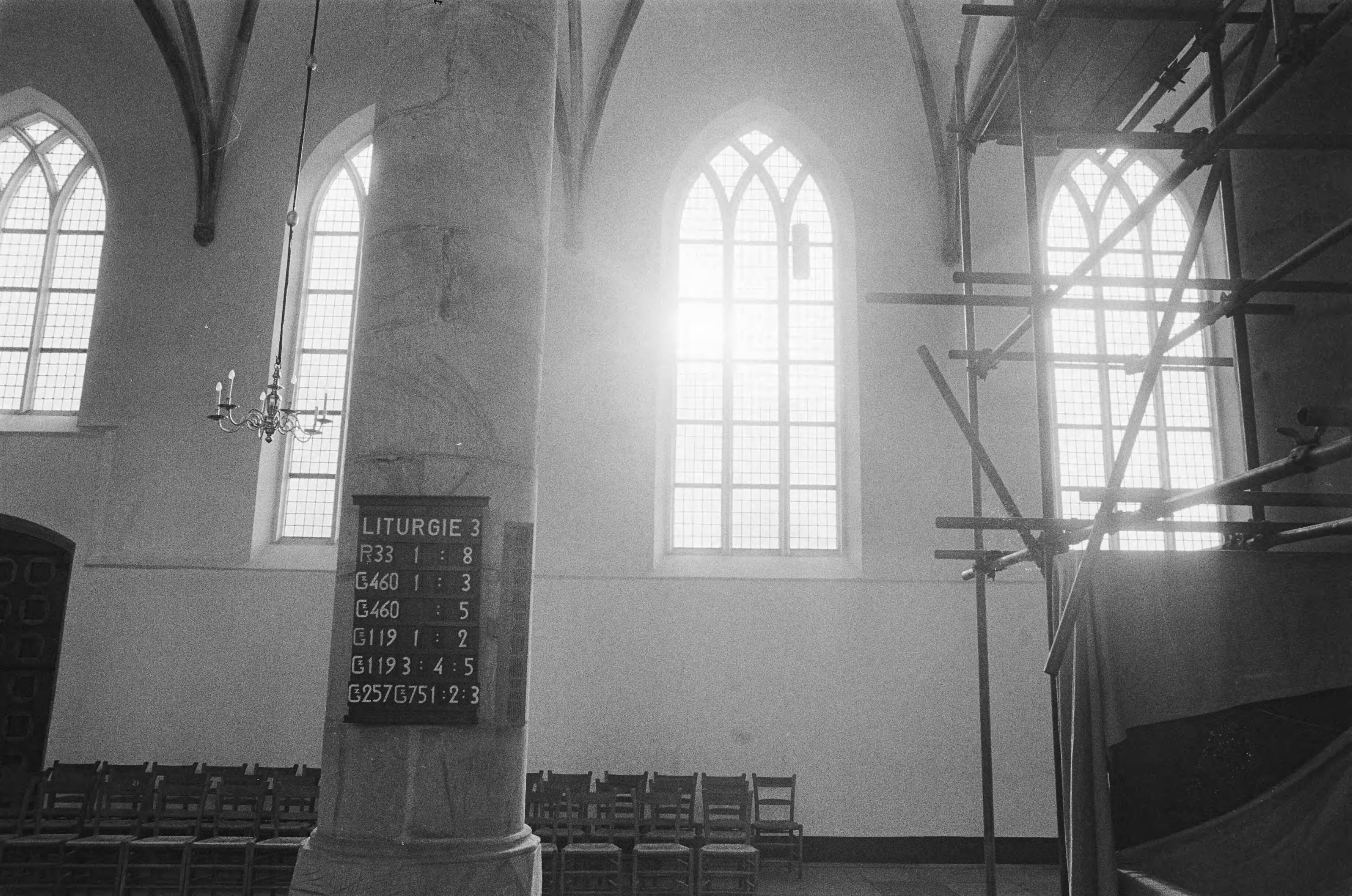 Fotocollectie Anefo — Grote of St. Vituskerk in Naarden gerestaureerd; diverse fragmenten — Foto: Verhoeff, Bert / Anefo. Licentie: Set B: Rechtenvrij / Publiek Domein. Bron: Nationaal Archief. http://hdl.handle.net/10648/acc020f6-d0b4-102d-bcf8-003048976d84