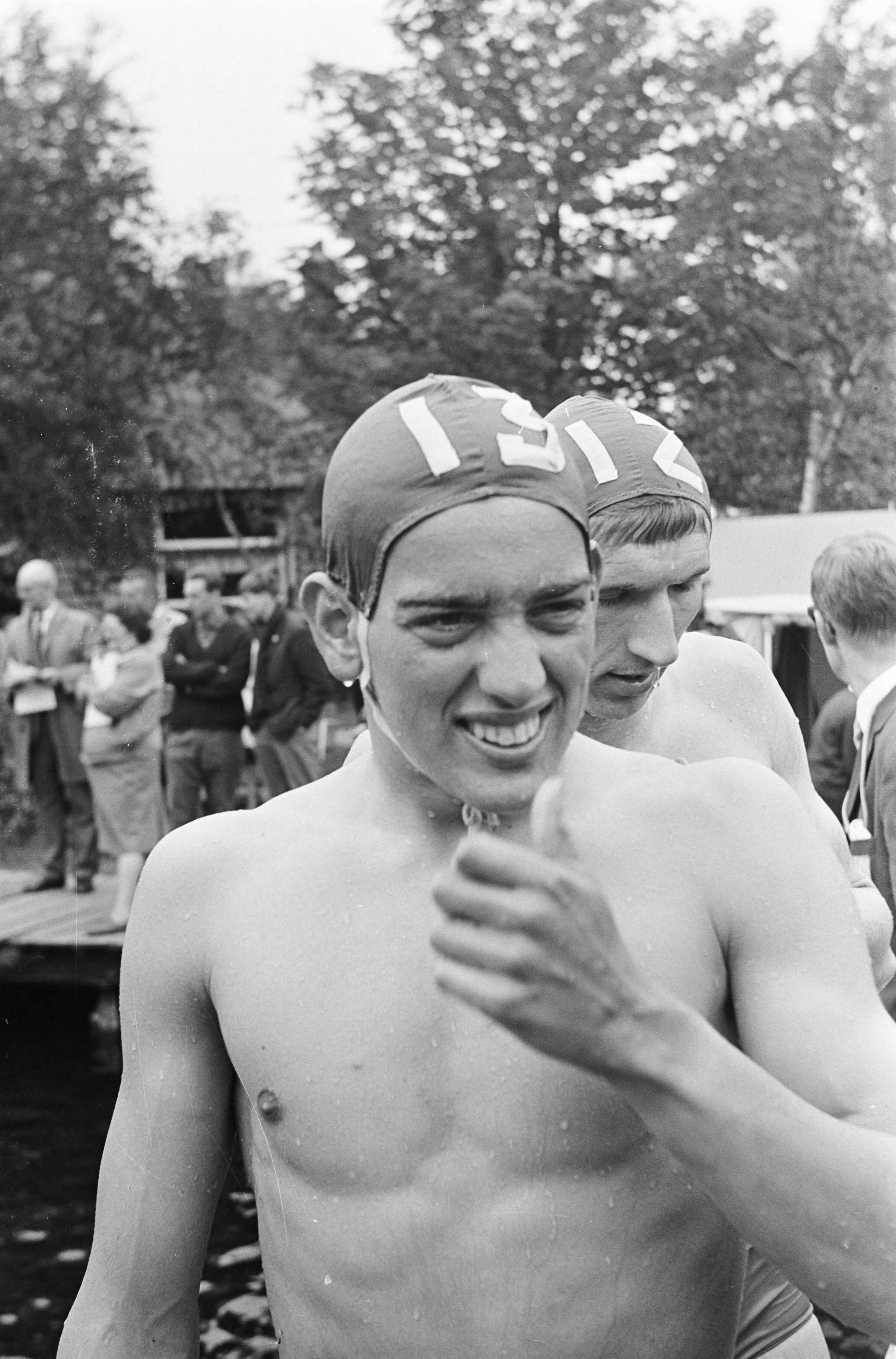 Fotocollectie Anefo — Twee kilometer zwemwedstrijd Loosdrechtseplassen bij Kortenhoef, winnaar bij de vrije slag heren, Johan Schans (De Vechtstreek) — Foto: Evers, Joost / Anefo. Licentie: Set B: Rechtenvrij / Publiek Domein. Bron: Nationaal Archief. http://hdl.handle.net/10648/aaacd552-d0b4-102d-bcf8-003048976d84