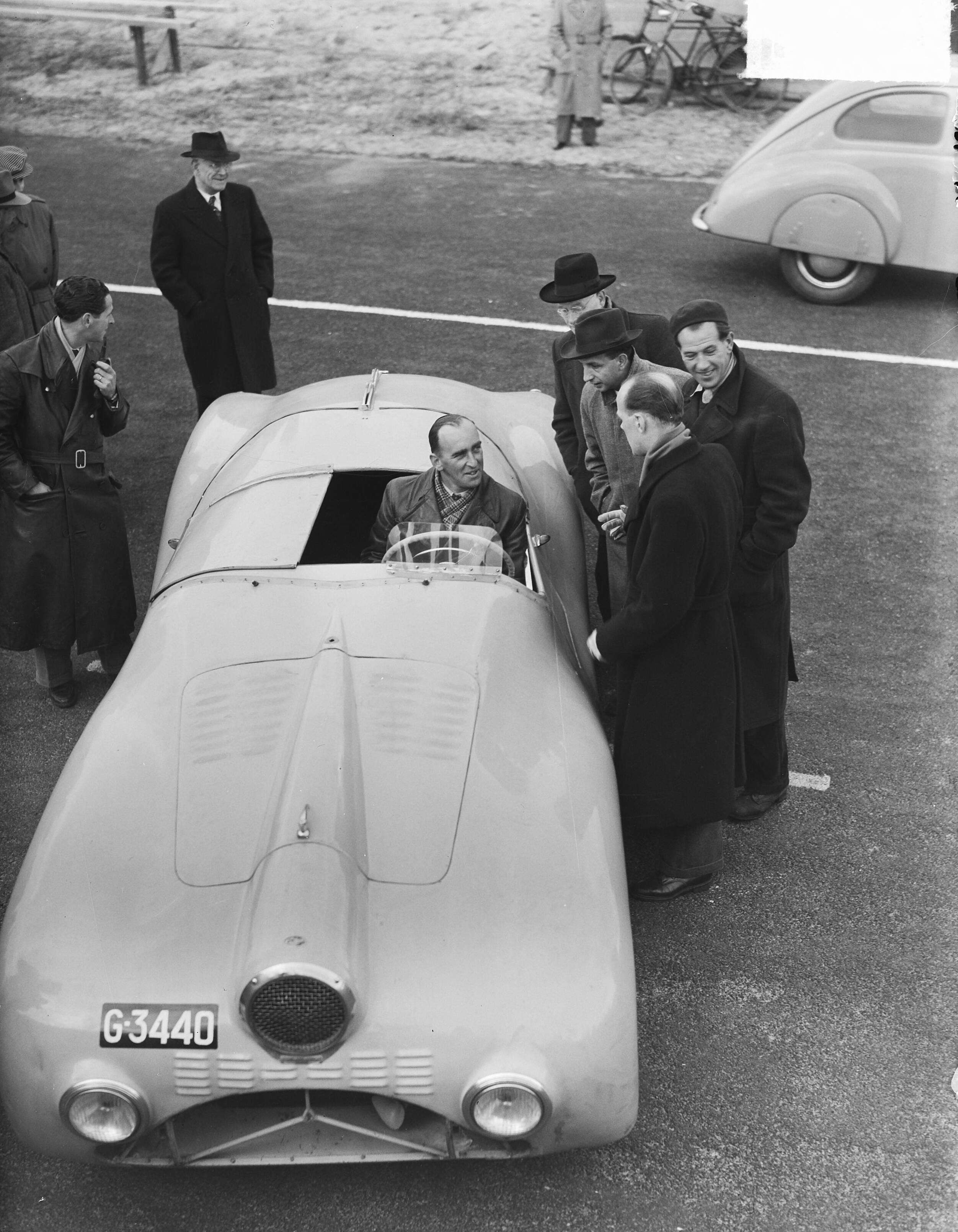 Circuit Zandvoort snelheidsrecords — Circuit Zandvoort snelheidsrecords. Klaas Barendrectht uit Den Haag in de raceauto Gatso-Ford — Foto: Oorschot, […] van / Anefo. Licentie: Set B: Rechtenvrij / Publiek Domein. Bron: Nationaal Archief. http://hdl.handle.net/10648/a8d128c8-d0b4-102d-bcf8-003048976d84