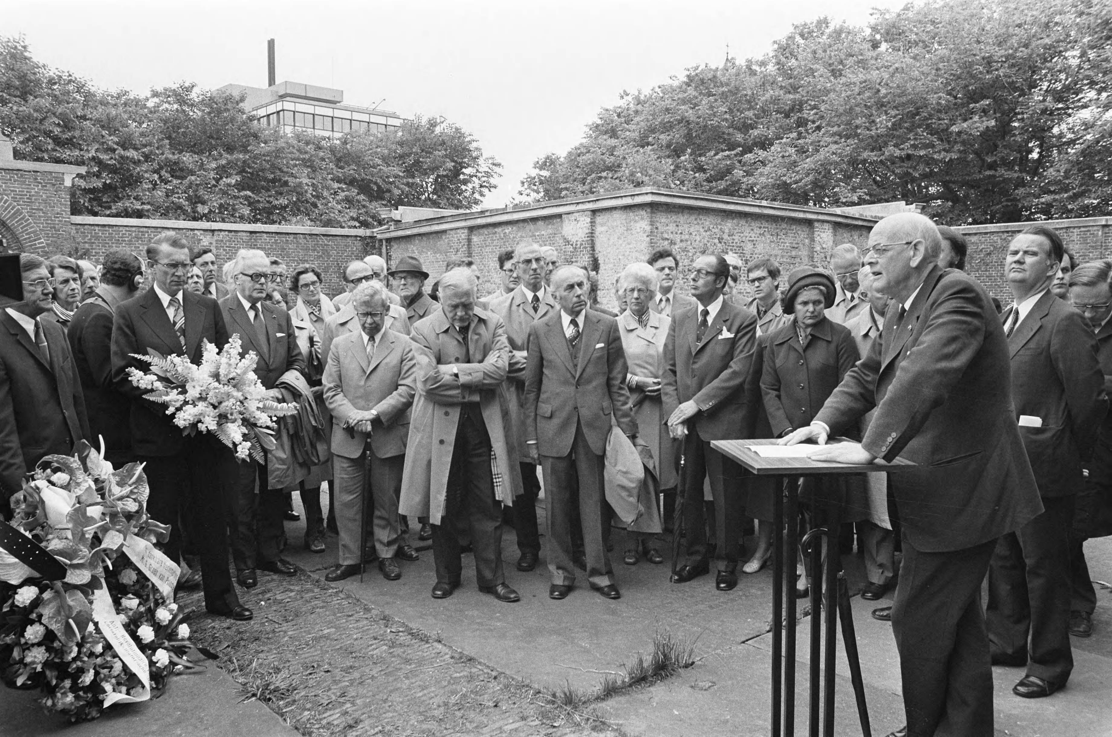 Fotocollectie Anefo — Groen van Prinsteren herdenking in Den Haag , opdracht Nederlandse Gedachten — Foto: Mieremet, Rob / Anefo. Licentie: Set B: Rechtenvrij / Publiek Domein. Bron: Nationaal Archief. http://hdl.handle.net/10648/ac840de6-d0b4-102d-bcf8-003048976d84