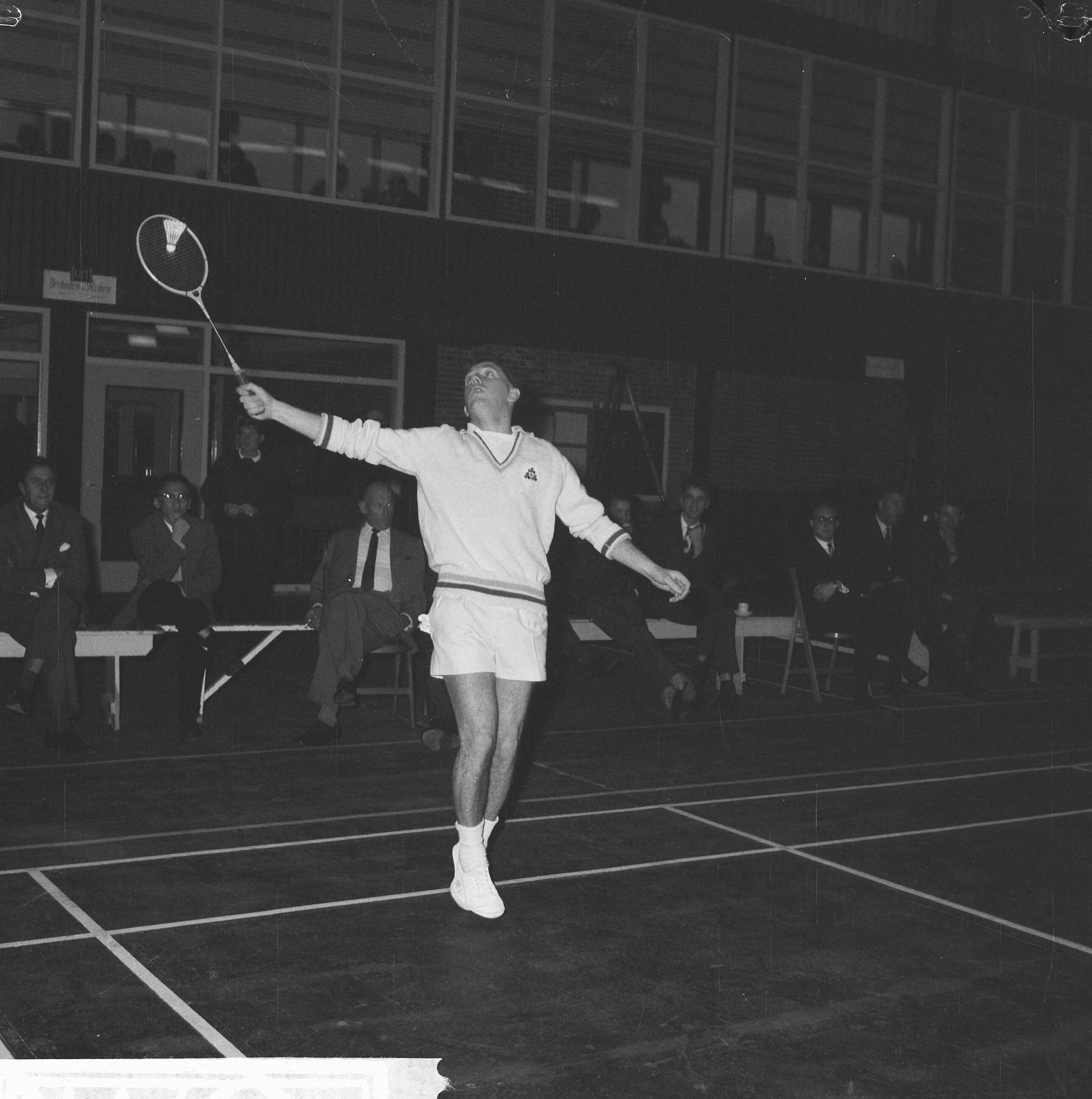 Fotocollectie Anefo — Badminton. Nederland tegen Ierland te Haarlem. James 'Chick" Doyle (Ierland) in aktie — Foto: Nijs, Jac. de / Anefo. Licentie: Set B: Rechtenvrij / Publiek Domein. Bron: Nationaal Archief. http://hdl.handle.net/10648/aa4e0fa4-d0b4-102d-bcf8-003048976d84