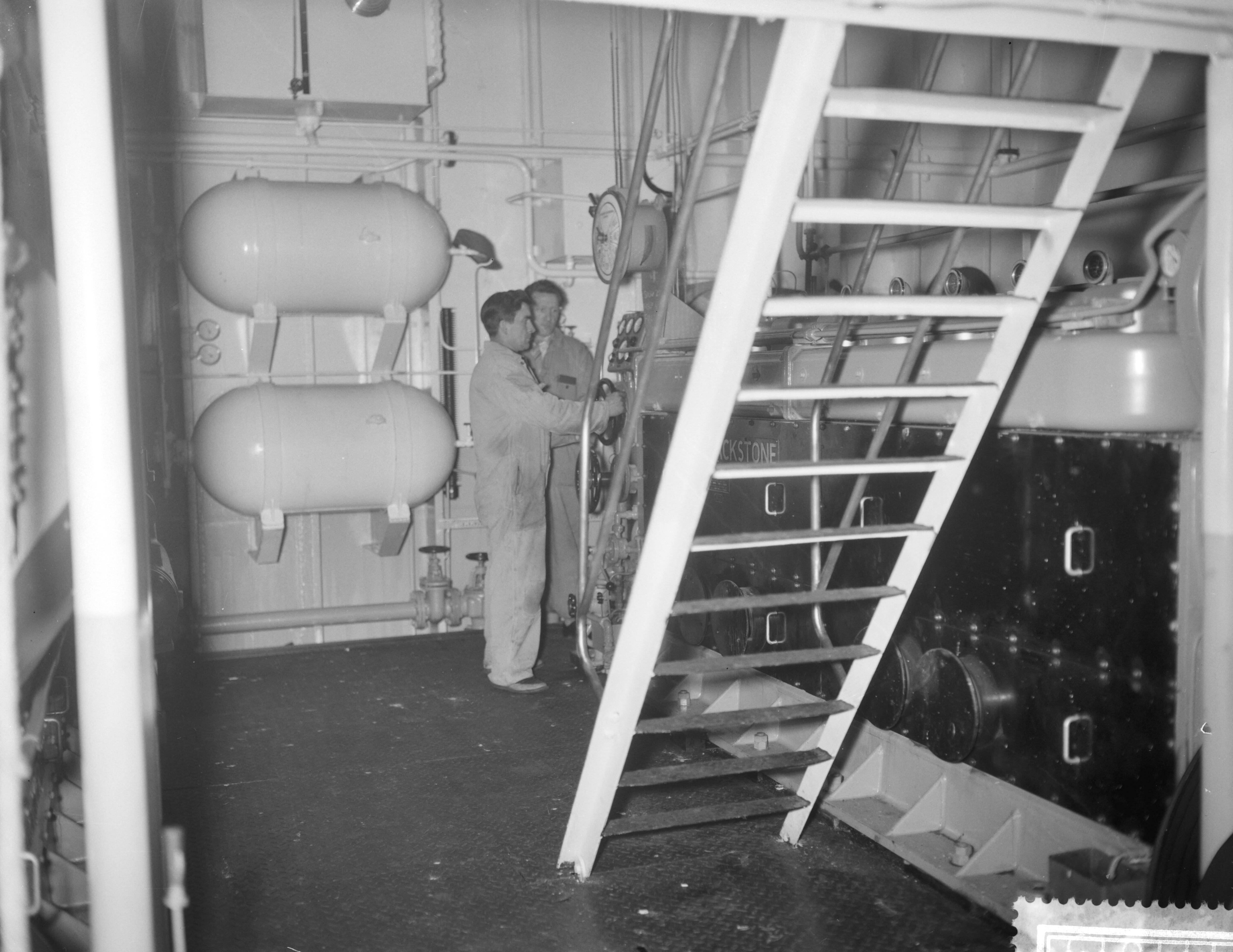 Fotocollectie Anefo — Tewaterlating kustvaarder "Castor Consol" bij de Zaanlandse Scheepsbouw Maatschappij — Foto: Bilsen, Joop van / Anefo. Licentie: Set B: Rechtenvrij / Publiek Domein. Bron: Nationaal Archief. http://hdl.handle.net/10648/a9aa5c10-d0b4-102d-bcf8-003048976d84