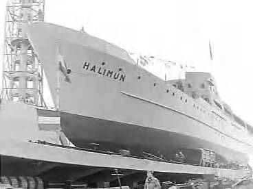 Fotocollectie Anefo — Tewaterlating van de Indonesische veerboot "Halimun" bij de Zaanlandse Scheepsbouwmaatschappij te Zaandam. De doopplechtigheid werd verricht door mevr. R.A.S. Martonegro — Foto: Bilsen, Joop van / Anefo. Licentie: Set B: Rechtenvrij / Publiek Domein. Bron: Nationaal Archief. http://hdl.handle.net/10648/a98955a6-d0b4-102d-bcf8-003048976d84
