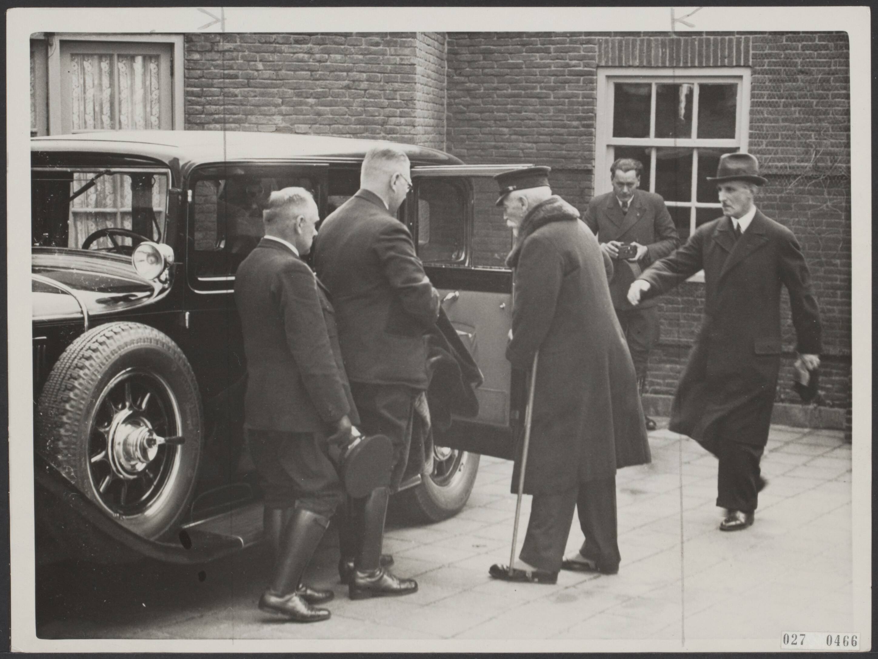 Fotocollectie Elsevier Binnenland — Bezoek van de Duitse ex-keizer, Wilhelm II aan Zandvoort. Op Hemelvaartsdag maakte hij een korte autotocht — Foto: N.V. Polygoon. Licentie: Set B: Rechtenvrij / Publiek Domein. Bron: Nationaal Archief. http://hdl.handle.net/10648/addb4a88-d0b4-102d-bcf8-003048976d84