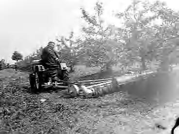 Fotocollectie Anefo — Landelijke werktuigdemonstratie van de fruitteelt te Bunnik — Foto: Noske, J.D. / Anefo. Licentie: Set B: Rechtenvrij / Publiek Domein. Bron: Nationaal Archief. http://hdl.handle.net/10648/a97dfd8c-d0b4-102d-bcf8-003048976d84