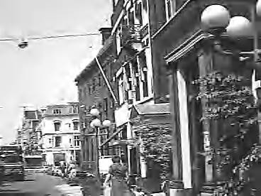 Fotocollectie Rijksvoorlichtingsdienst Eigen — Den Haag. Winkelstraat — Foto: Schuurman, Ralph L. / RVD. Licentie: Set B: Rechtenvrij / Publiek Domein. Bron: Nationaal Archief. http://hdl.handle.net/10648/af6f6672-d0b4-102d-bcf8-003048976d84