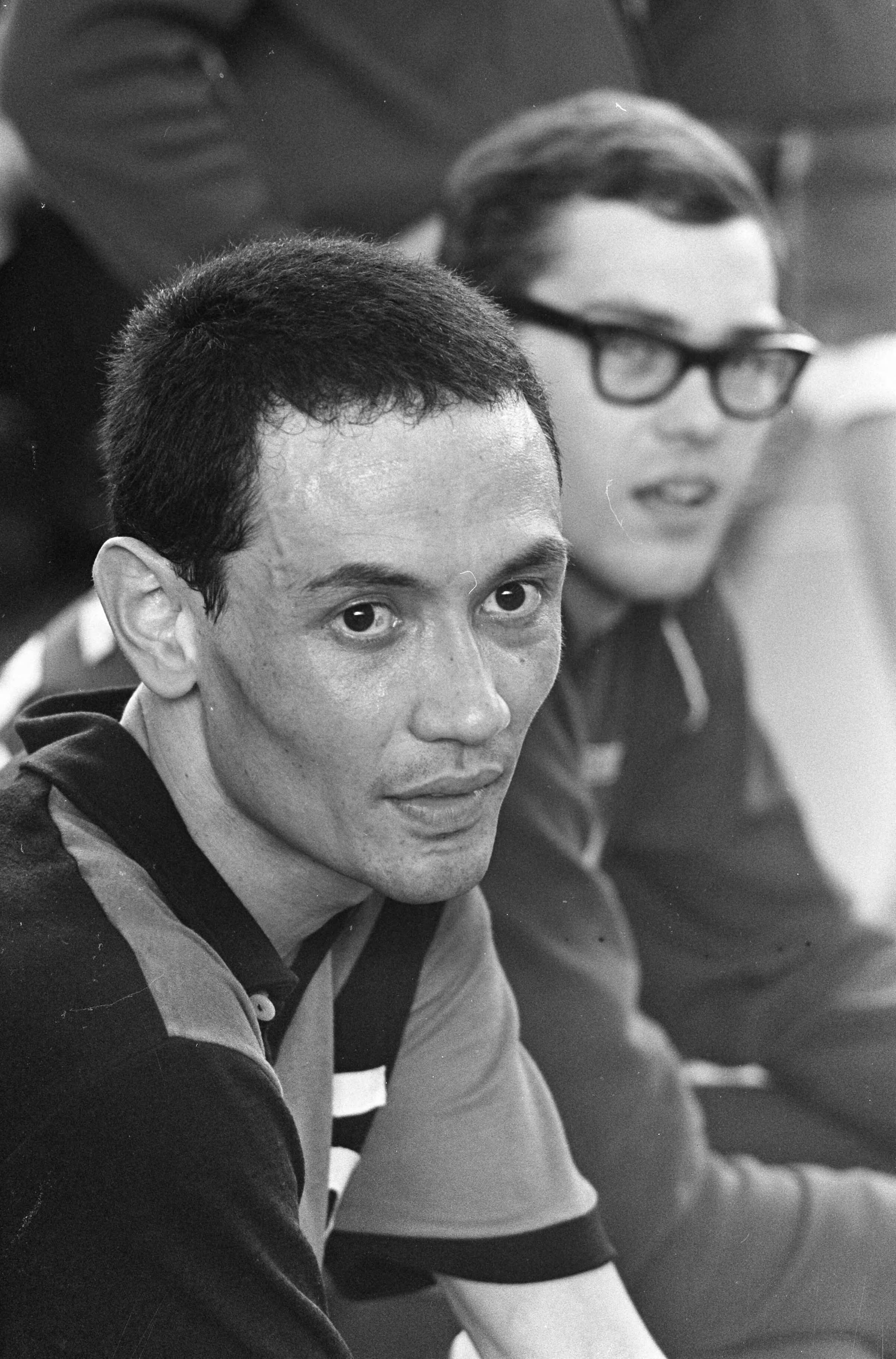 Fotocollectie Anefo — Volleybal Blokkeer tegen Dukla, Joop Tinkhof — Foto: Kroon, Ron / Anefo. Licentie: Set B: Rechtenvrij / Publiek Domein. Bron: Nationaal Archief. http://hdl.handle.net/10648/aae11010-d0b4-102d-bcf8-003048976d84