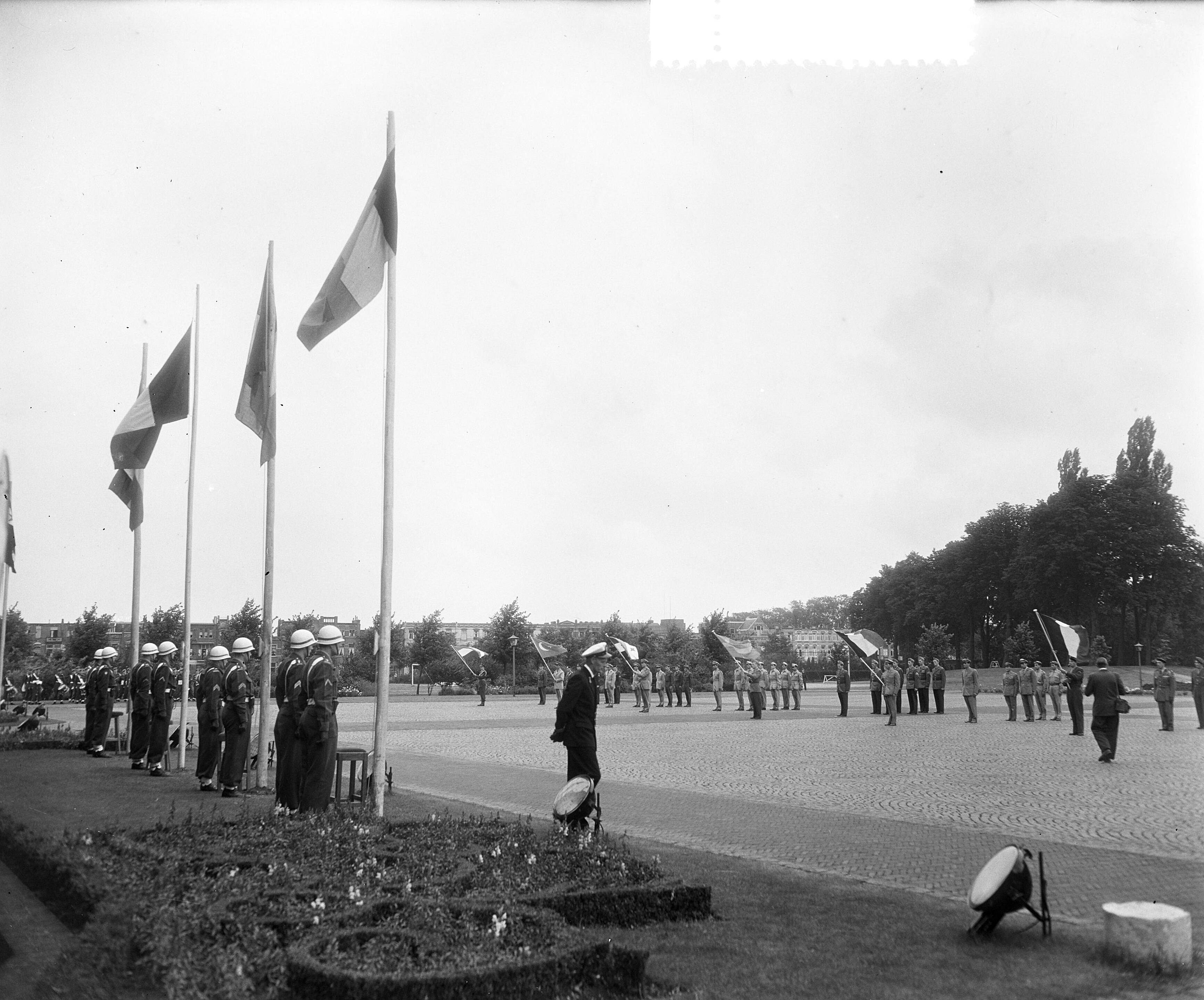 Fotocollectie Anefo — Openingsceremonie Militaire Vijfkamp 1955 Breda — Foto: Rossem, Wim van / Anefo. Licentie: Set B: Rechtenvrij / Publiek Domein. Bron: Nationaal Archief. http://hdl.handle.net/10648/a9395b0a-d0b4-102d-bcf8-003048976d84