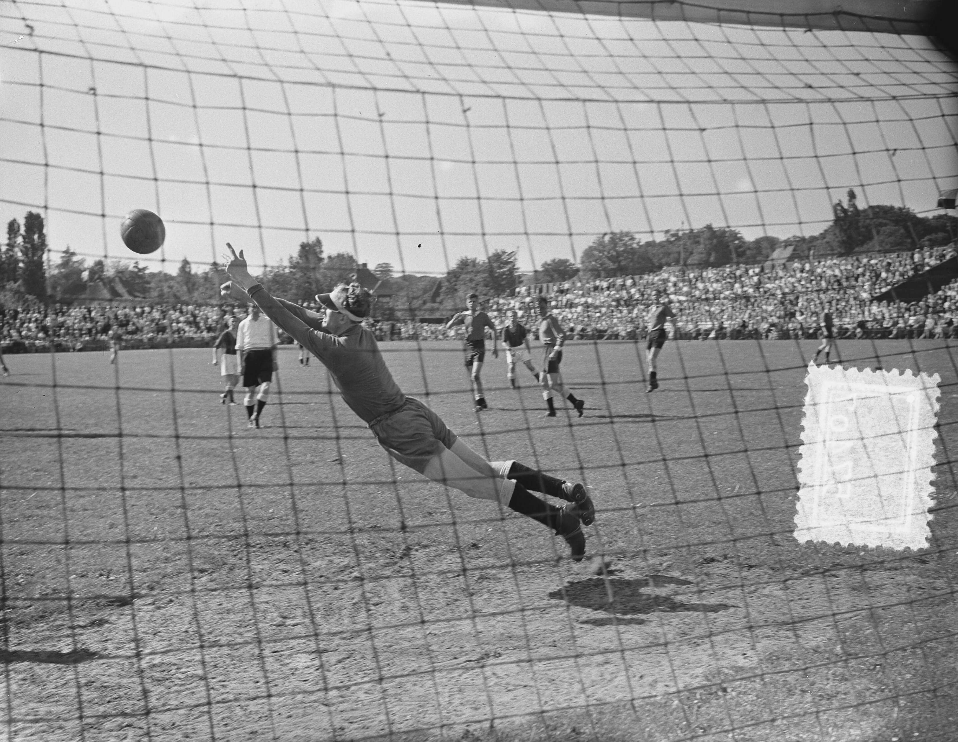 Fotocollectie Anefo — Voetbal. RCH tegen Sneek 3-3. Spelmoment — Foto: Duinen, H. van / Anefo. Licentie: Set B: Rechtenvrij / Publiek Domein. Bron: Nationaal Archief. http://hdl.handle.net/10648/a90c8850-d0b4-102d-bcf8-003048976d84