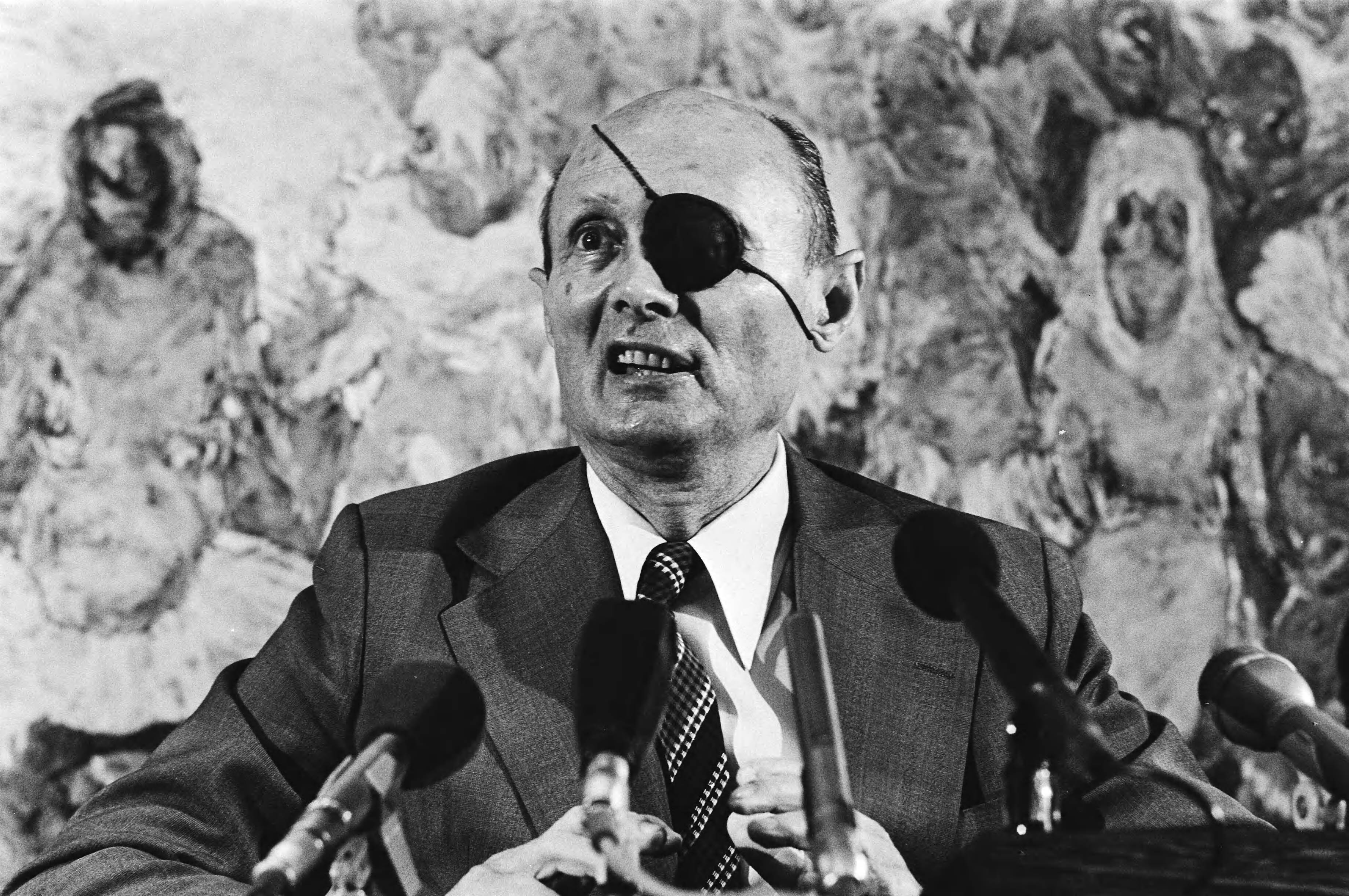 Fotocollectie Anefo — Persconferentie van de Israelische minister Moshe Dayan in Den Haag — Foto: Croes, Rob C. / Anefo (1). Licentie: Set B: Rechtenvrij / Publiek Domein. Bron: Nationaal Archief. http://hdl.handle.net/10648/acce73a4-d0b4-102d-bcf8-003048976d84