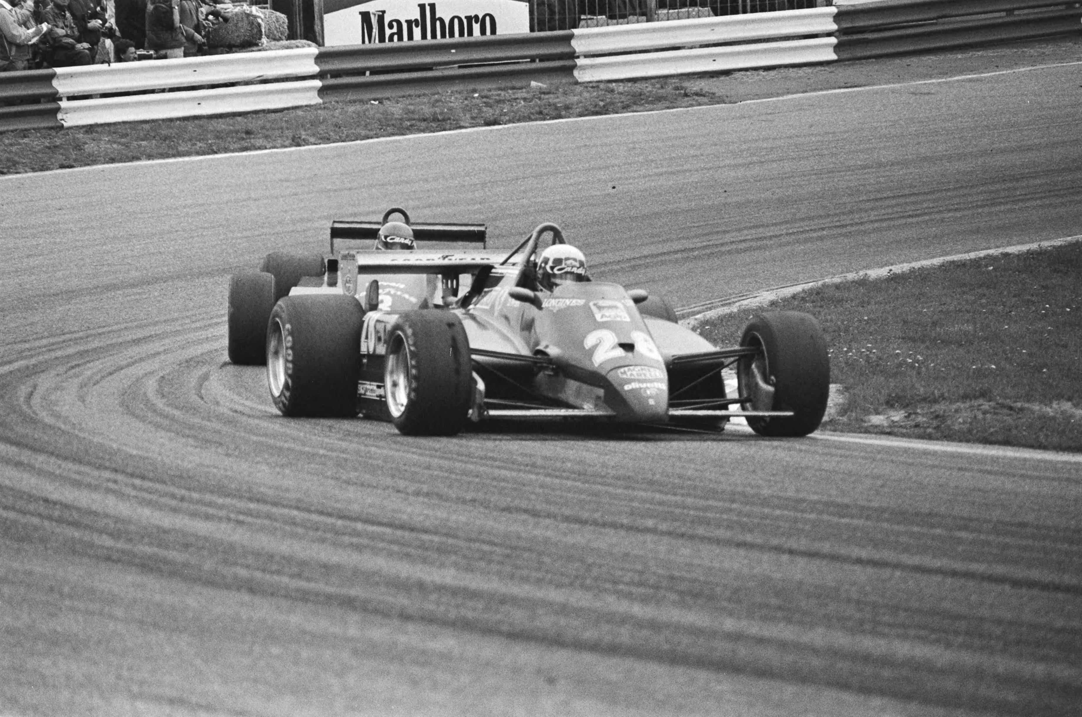 Fotocollectie Anefo — Grand Prix van Nederland te Zandvoort; no. 28 winnaar Pironi in aktie — Foto: Dijk, Hans van / Anefo. Licentie: Set B: Rechtenvrij / Publiek Domein. Bron: Nationaal Archief. http://hdl.handle.net/10648/ad1aa65c-d0b4-102d-bcf8-003048976d84