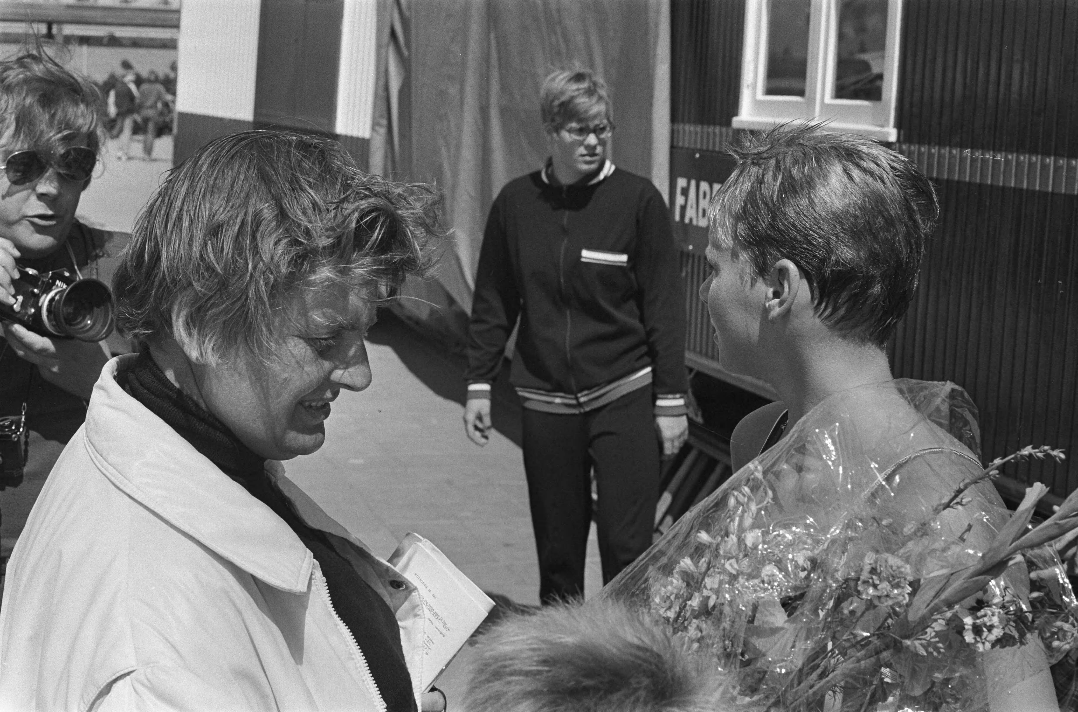 Fotocollectie Anefo — Nationale kampioenschappen zwemmen te Leeuwarden — Foto: Verhoeff, Bert / Anefo. Licentie: Set B: Rechtenvrij / Publiek Domein. Bron: Nationaal Archief. http://hdl.handle.net/10648/ab9d36be-d0b4-102d-bcf8-003048976d84