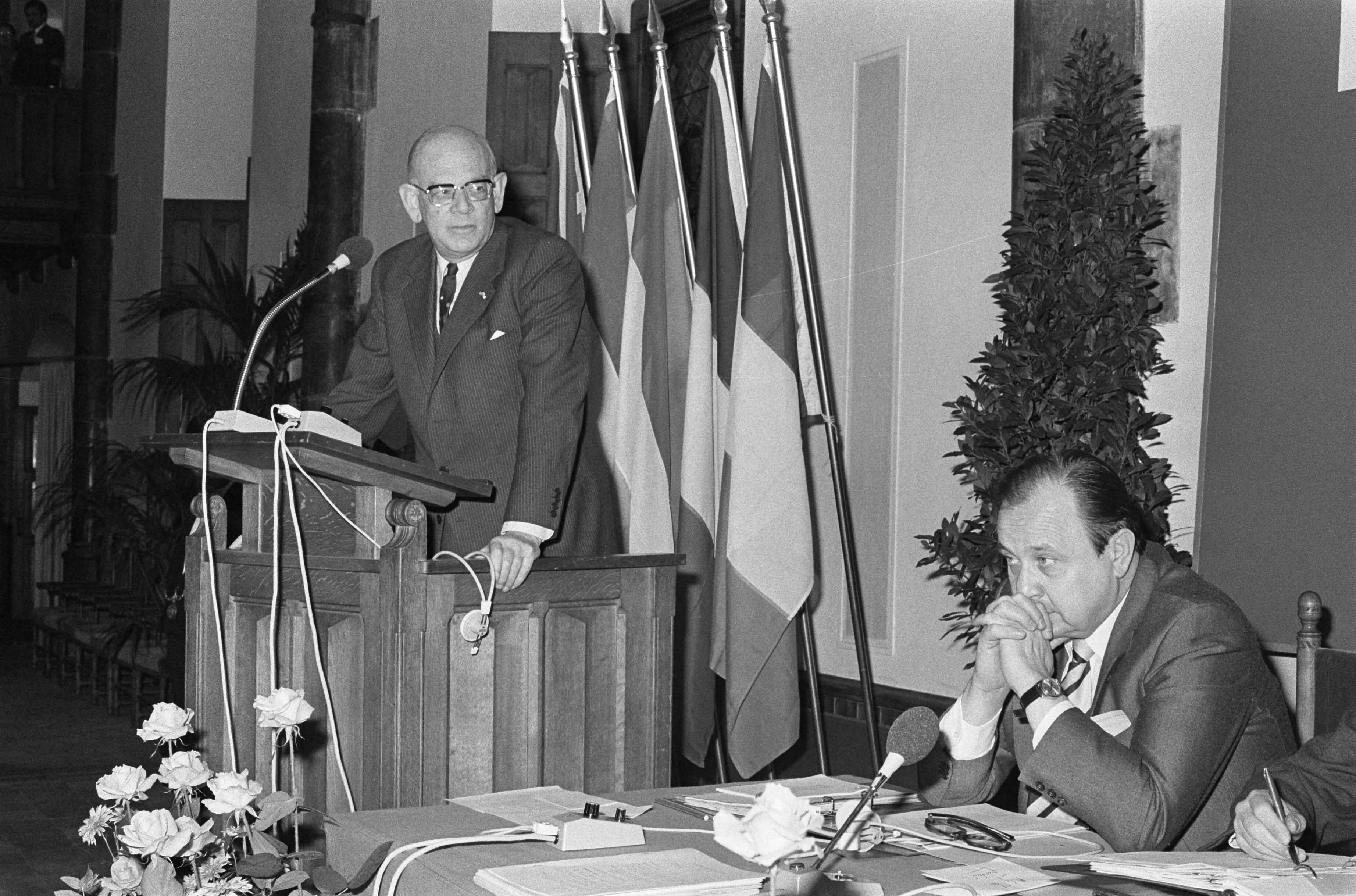 Fotocollectie Anefo — Congres Liberale en Democratische Patijen in EG in Den Haag ; overzicht — Foto: Peters, Hans / Anefo. Licentie: Set B: Rechtenvrij / Publiek Domein. Bron: Nationaal Archief. http://hdl.handle.net/10648/ac8f6dda-d0b4-102d-bcf8-003048976d84