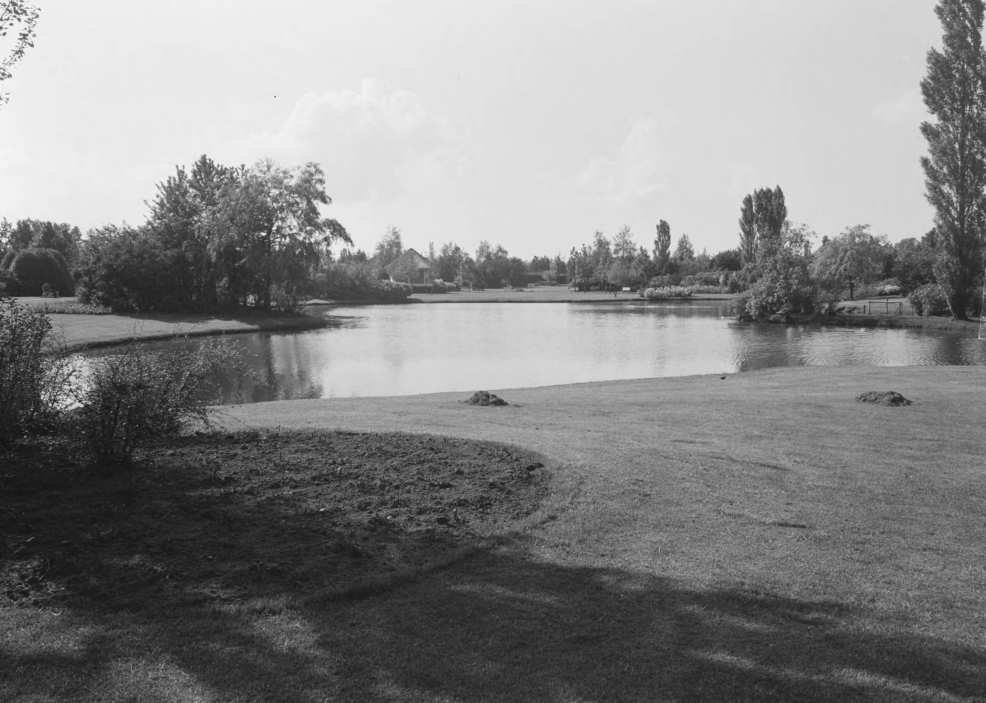 Fotocollectie Nederlandse Heidemaatschappij — Wandelpark Stadskanaal — Foto: Nijhof, [...] / Heidemij. Licentie: Set B: Rechtenvrij / Publiek Domein. Bron: Nationaal Archief. http://hdl.handle.net/10648/ae786138-d0b4-102d-bcf8-003048976d84
