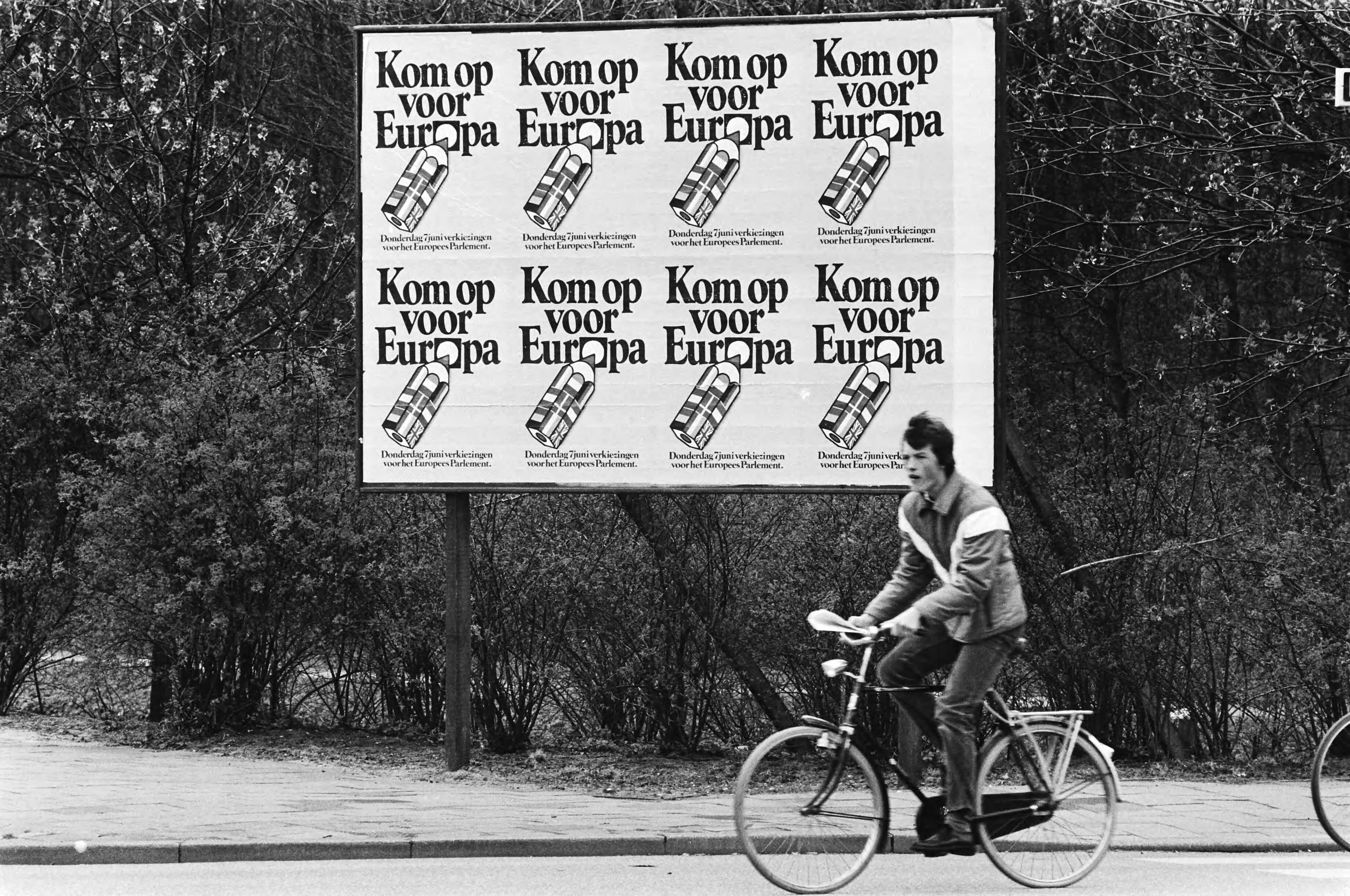 Fotocollectie Anefo — Verkiezingsborden voor het Europees Parlement in Den Haag — Foto: Suyk, Koen / Anefo. Licentie: Set B: Rechtenvrij / Publiek Domein. Bron: Nationaal Archief. http://hdl.handle.net/10648/acc97bba-d0b4-102d-bcf8-003048976d84