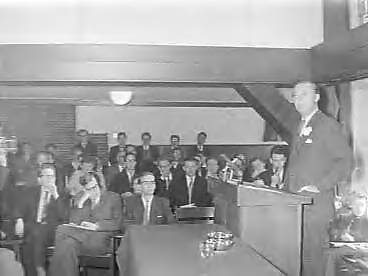 Fotocollectie Anefo — Prins Bernhard was aanwezig bij het congres van studenten van de Vrije Universiteit in het conferentieoord "Woudschoten" te Zeist — Foto: Bilsen, Joop van / Anefo. Licentie: Set B: Rechtenvrij / Publiek Domein. Bron: Nationaal Archief. http://hdl.handle.net/10648/a979166e-d0b4-102d-bcf8-003048976d84