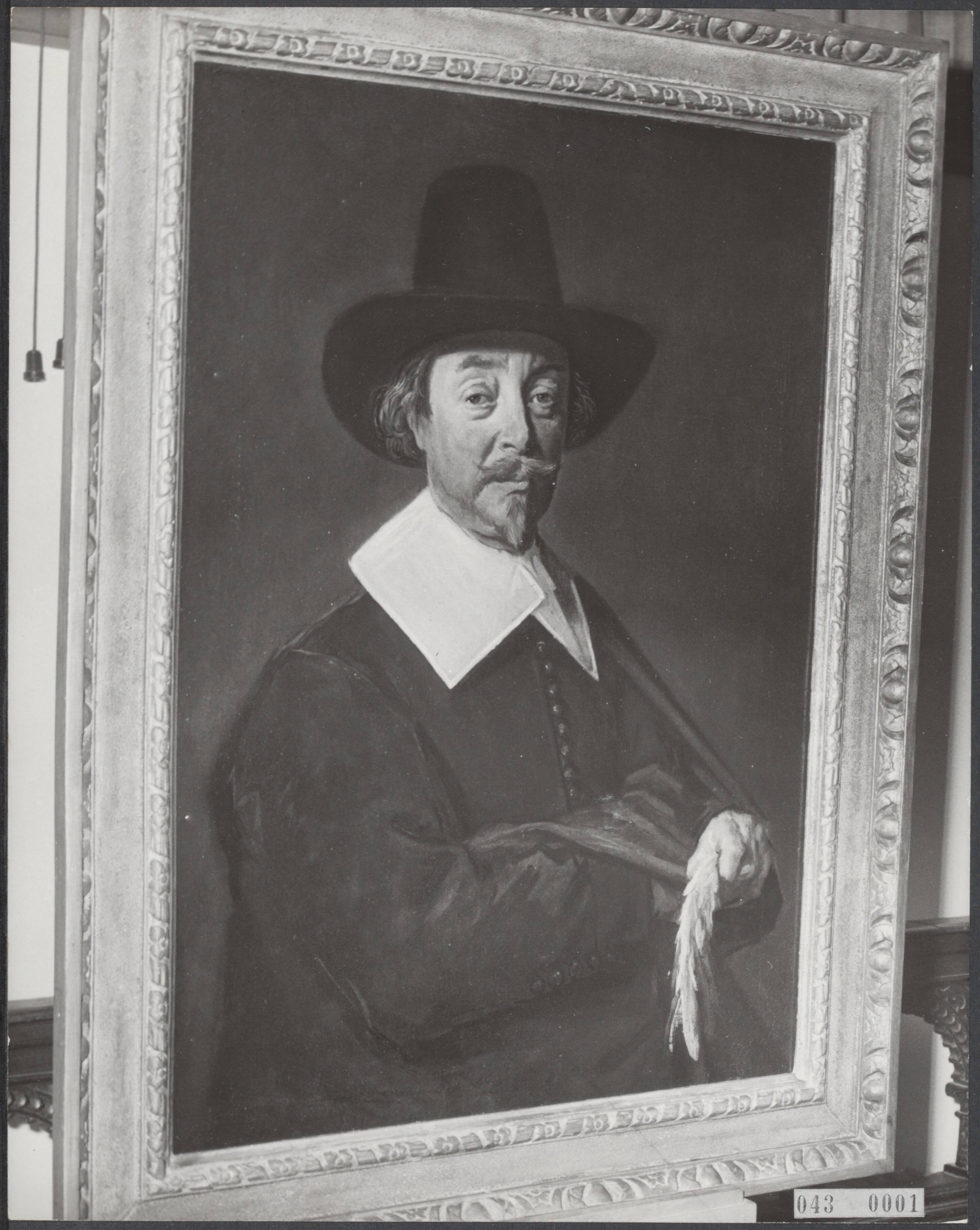 Fotocollectie Elsevier Binnenland — Schilderij, voorstellende man met hoed, in bezit van de familie Hotinov uit Muidenberg, toegeschreven aan Frans Hals — Foto: Pot, Harry / Anefo. Licentie: Set B: Rechtenvrij / Publiek Domein. Bron: Nationaal Archief. http://hdl.handle.net/10648/adf82072-d0b4-102d-bcf8-003048976d84