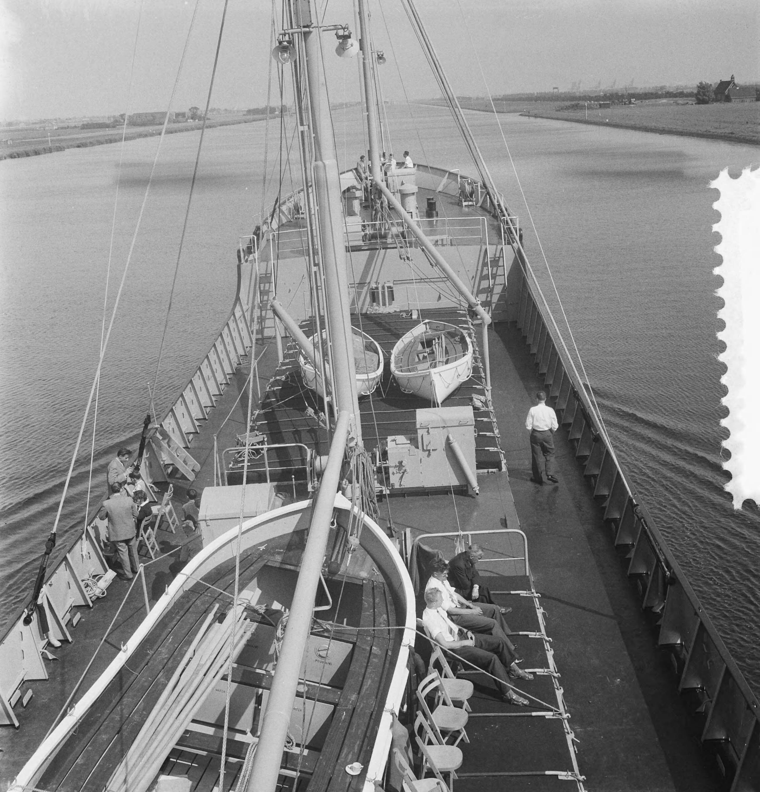 Fotocollectie Anefo — Proefvaart en overdracht van de "Spolando" bij de Zaanlandse Scheepsbouw Maatschappij te Zaandam — Foto: Rossem, Wim van / Anefo. Licentie: Set B: Rechtenvrij / Publiek Domein. Bron: Nationaal Archief. http://hdl.handle.net/10648/a980cb48-d0b4-102d-bcf8-003048976d84