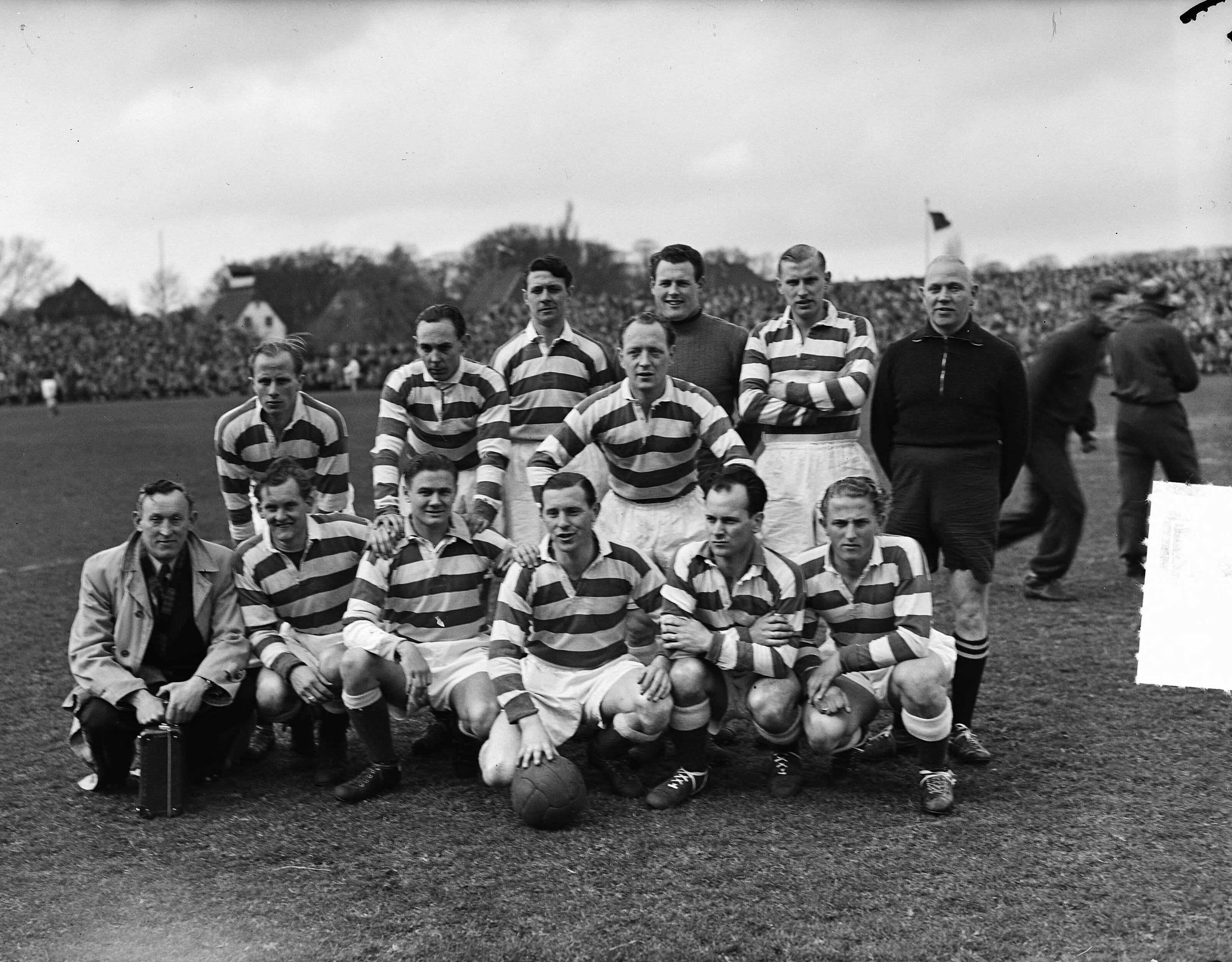 Fotocollectie Anefo — RCH tegen Blauw-Wit 0-2. Blauw-Wit kampioen. Elftal Blauw-Wit — Foto: Bilsen, Joop van / Anefo. Licentie: Set B: Rechtenvrij / Publiek Domein. Bron: Nationaal Archief. http://hdl.handle.net/10648/ad75a1c4-d0b4-102d-bcf8-003048976d84