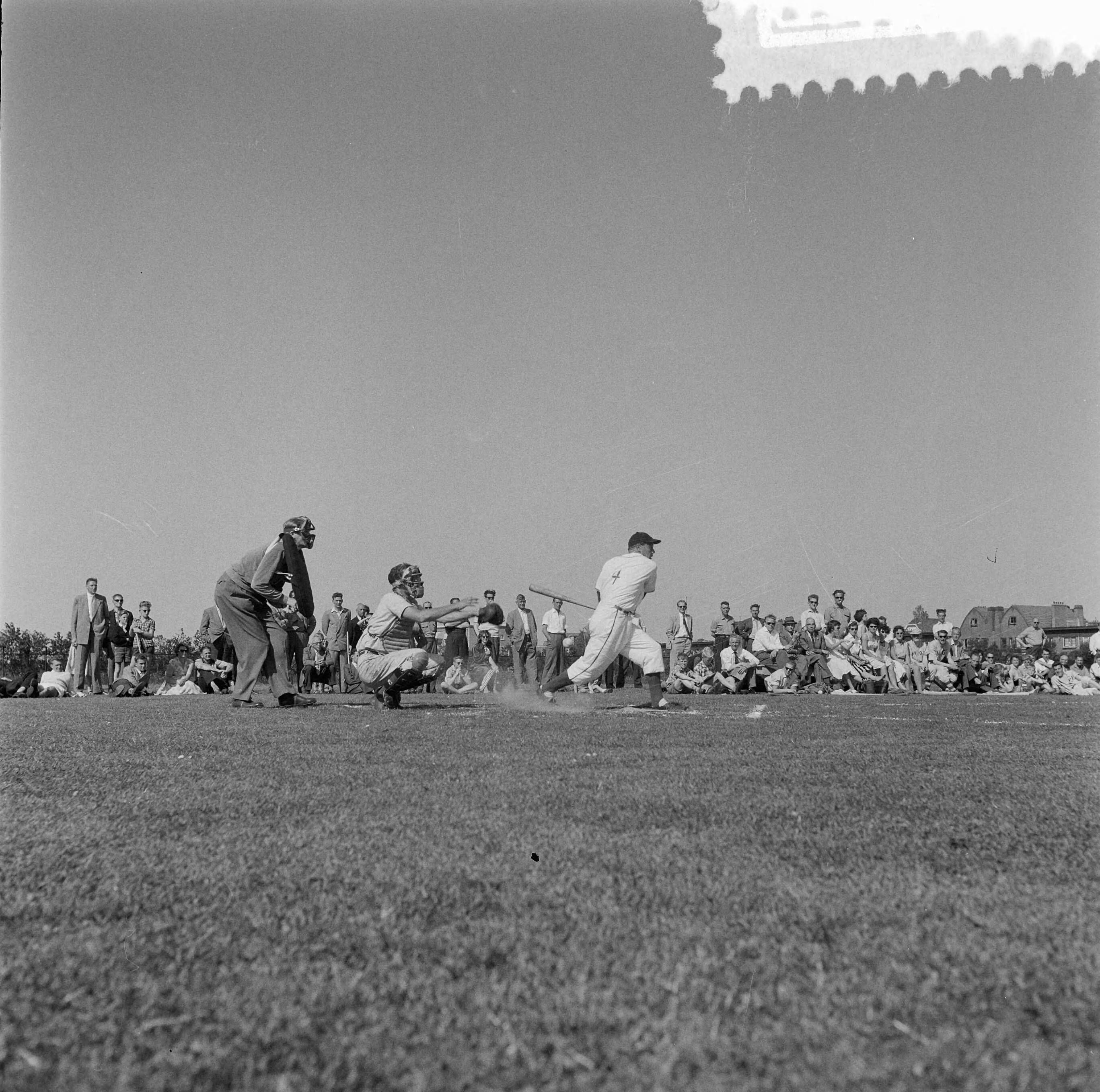 Fotocollectie Anefo — Honkbal. EHS tegen VVGA 4-9. Spelmoment — Foto: Koch, Eric / Anefo. Licentie: Set B: Rechtenvrij / Publiek Domein. Bron: Nationaal Archief. http://hdl.handle.net/10648/a962495c-d0b4-102d-bcf8-003048976d84