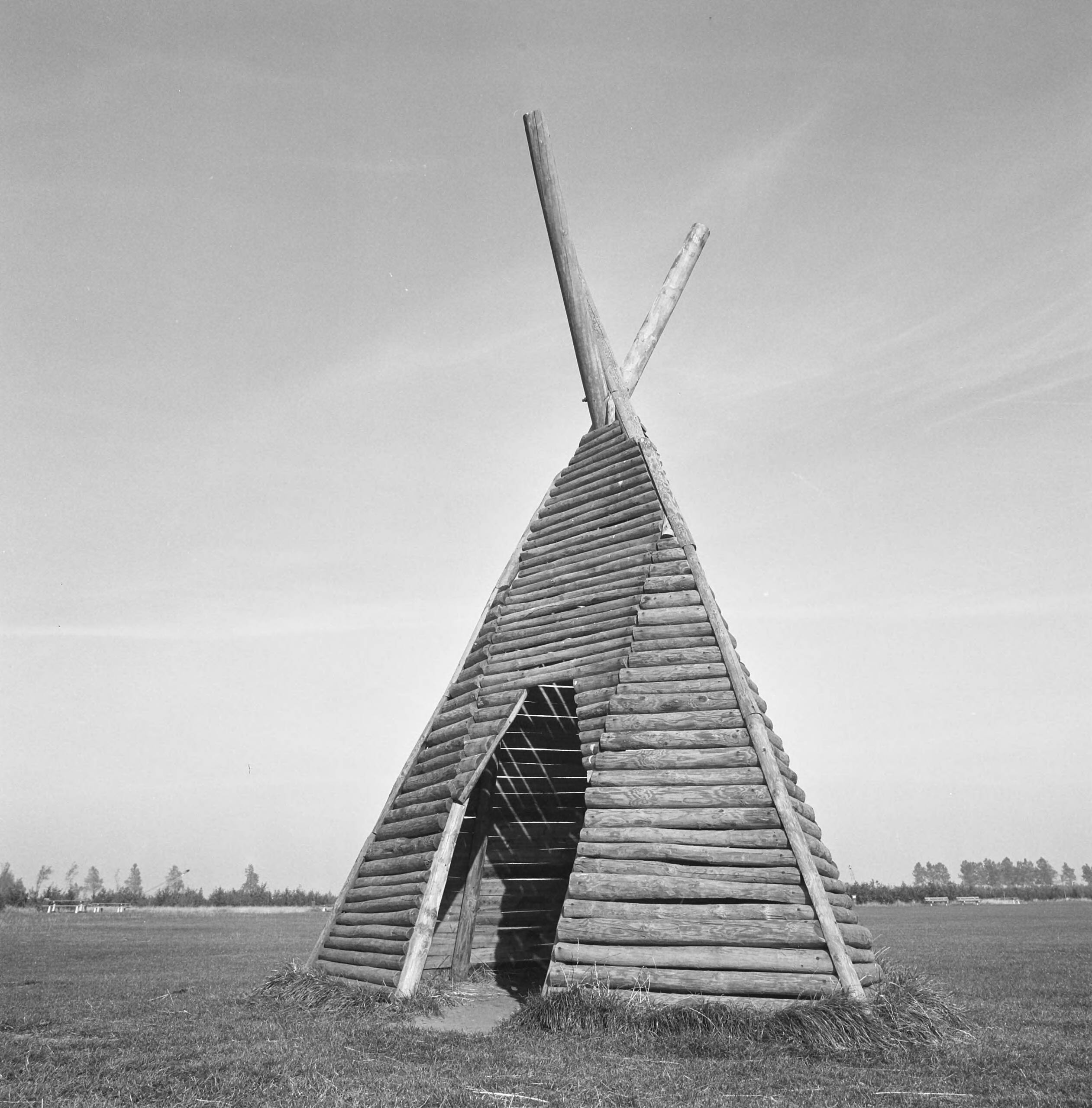 Fotocollectie Nederlandse Heidemaatschappij — Zoetermeer. Speelwerktuigen rond flats — Foto: Fotograaf Onbekend / Heidemij. Licentie: Set B: Rechtenvrij / Publiek Domein. Bron: Nationaal Archief. http://hdl.handle.net/10648/ae8354ee-d0b4-102d-bcf8-003048976d84