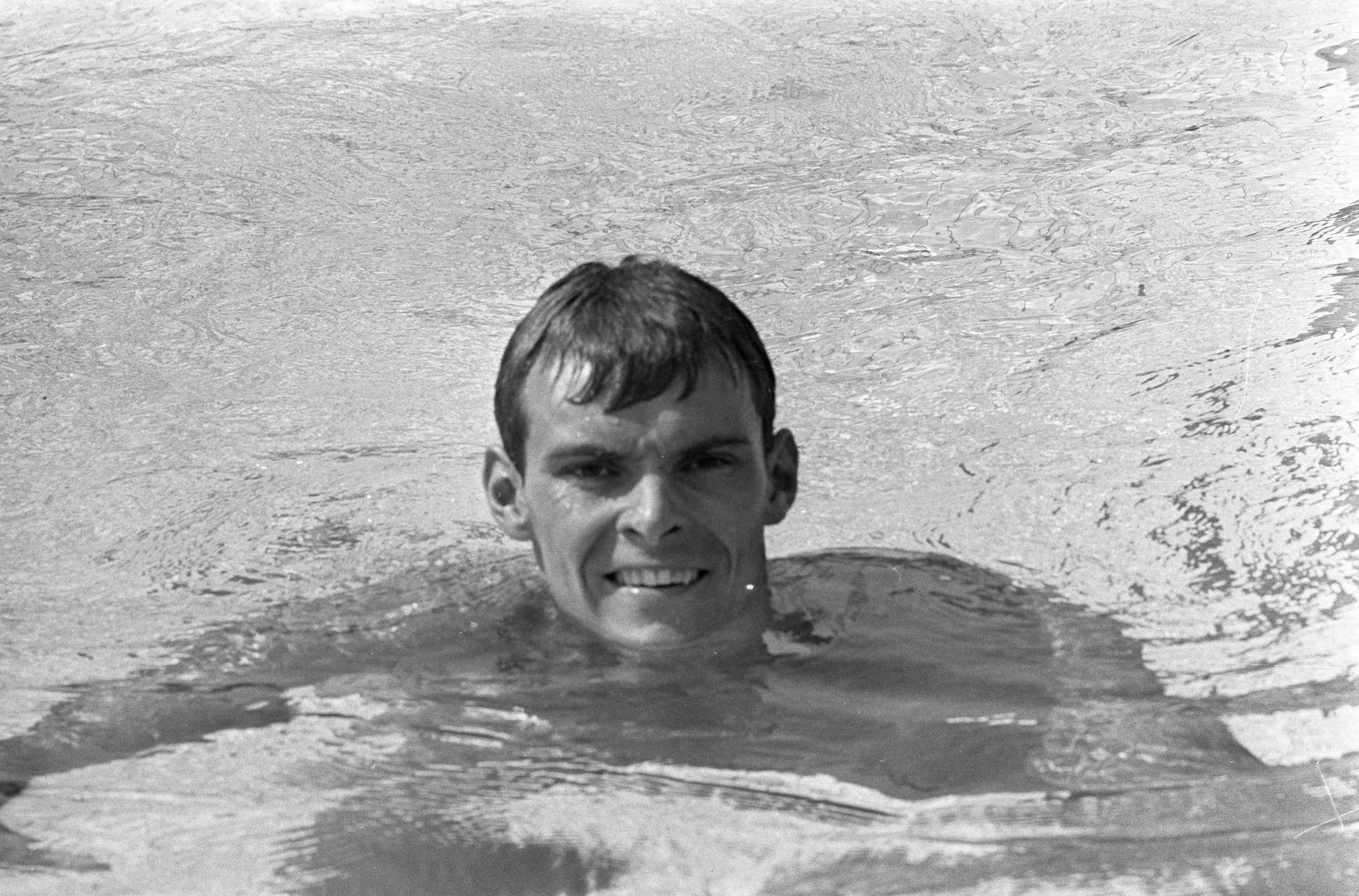 Fotocollectie Anefo — Europese Zwemkampioenschappen, Rob Mac Gregor (Engeland — Foto: Kroon, Ron / Anefo. Licentie: Set B: Rechtenvrij / Publiek Domein. Bron: Nationaal Archief. http://hdl.handle.net/10648/aaf7d6ec-d0b4-102d-bcf8-003048976d84