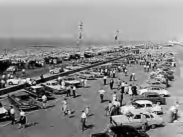Fotocollectie Anefo — Grand Prix van Koetswerken van de KNAC op de boulevard van Scheveningen — Foto: Behrens, Herbert F. / Anefo. Licentie: Set B: Rechtenvrij / Publiek Domein. Bron: Nationaal Archief. http://hdl.handle.net/10648/a9642f92-d0b4-102d-bcf8-003048976d84