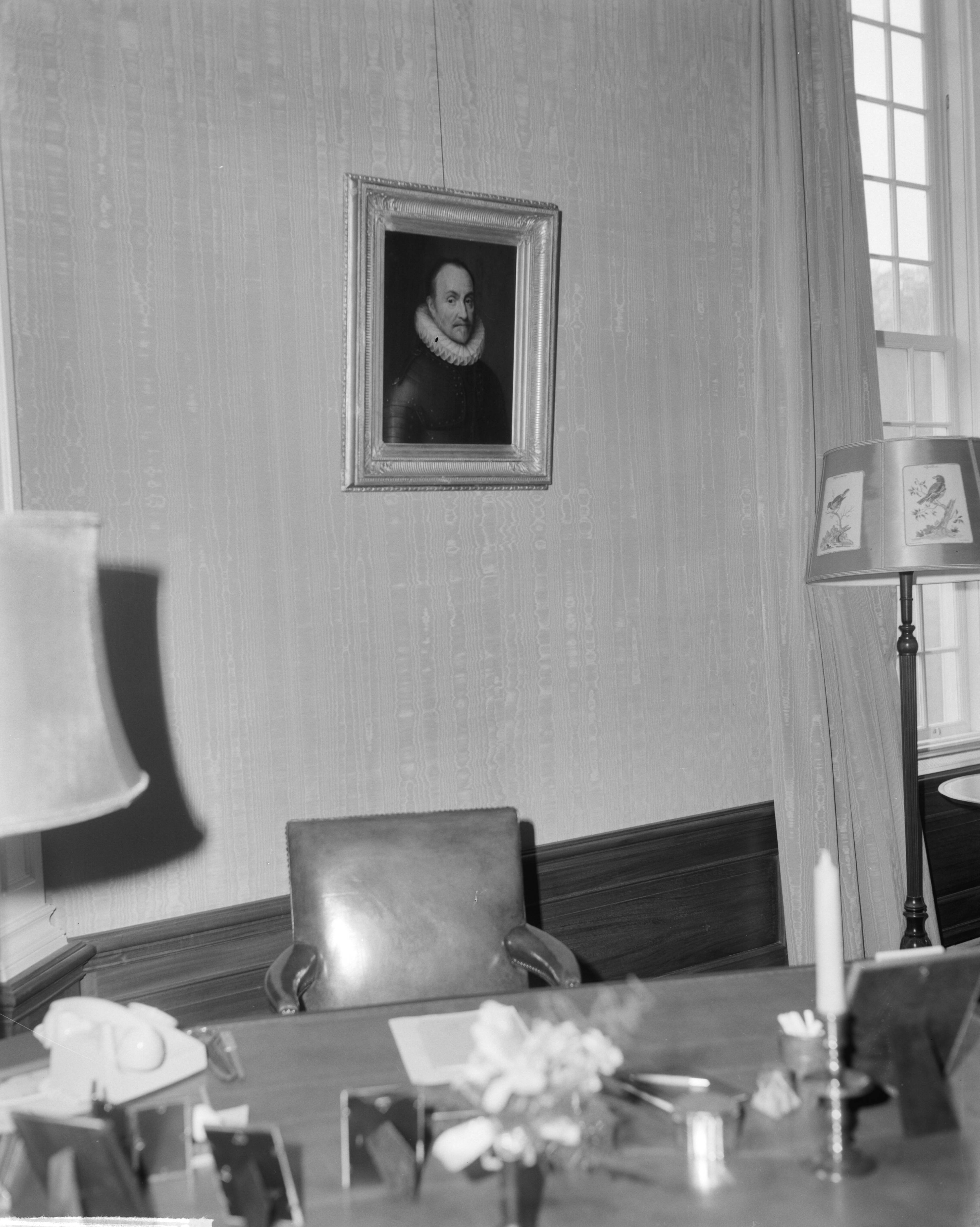 Fotocollectie Anefo — Interieur Slot Drakensteyn (eetkamer) — Foto: Bilsen, Joop van / Anefo. Licentie: Set B: Rechtenvrij / Publiek Domein. Bron: Nationaal Archief. http://hdl.handle.net/10648/aa305996-d0b4-102d-bcf8-003048976d84