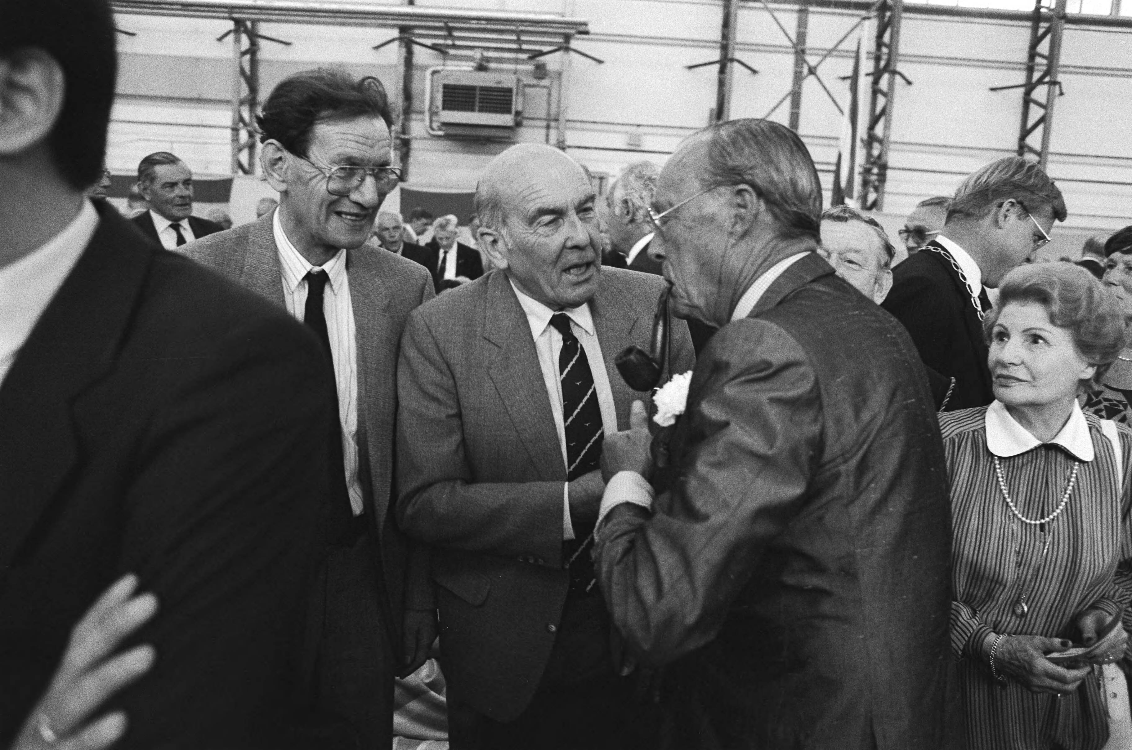 Fotocollectie Anefo — Prins Bernhard op Dag van het Verzet op Soesterberg — Foto: Croes, Rob C. / Anefo. Licentie: Set B: Rechtenvrij / Publiek Domein. Bron: Nationaal Archief. http://hdl.handle.net/10648/ad49b528-d0b4-102d-bcf8-003048976d84
