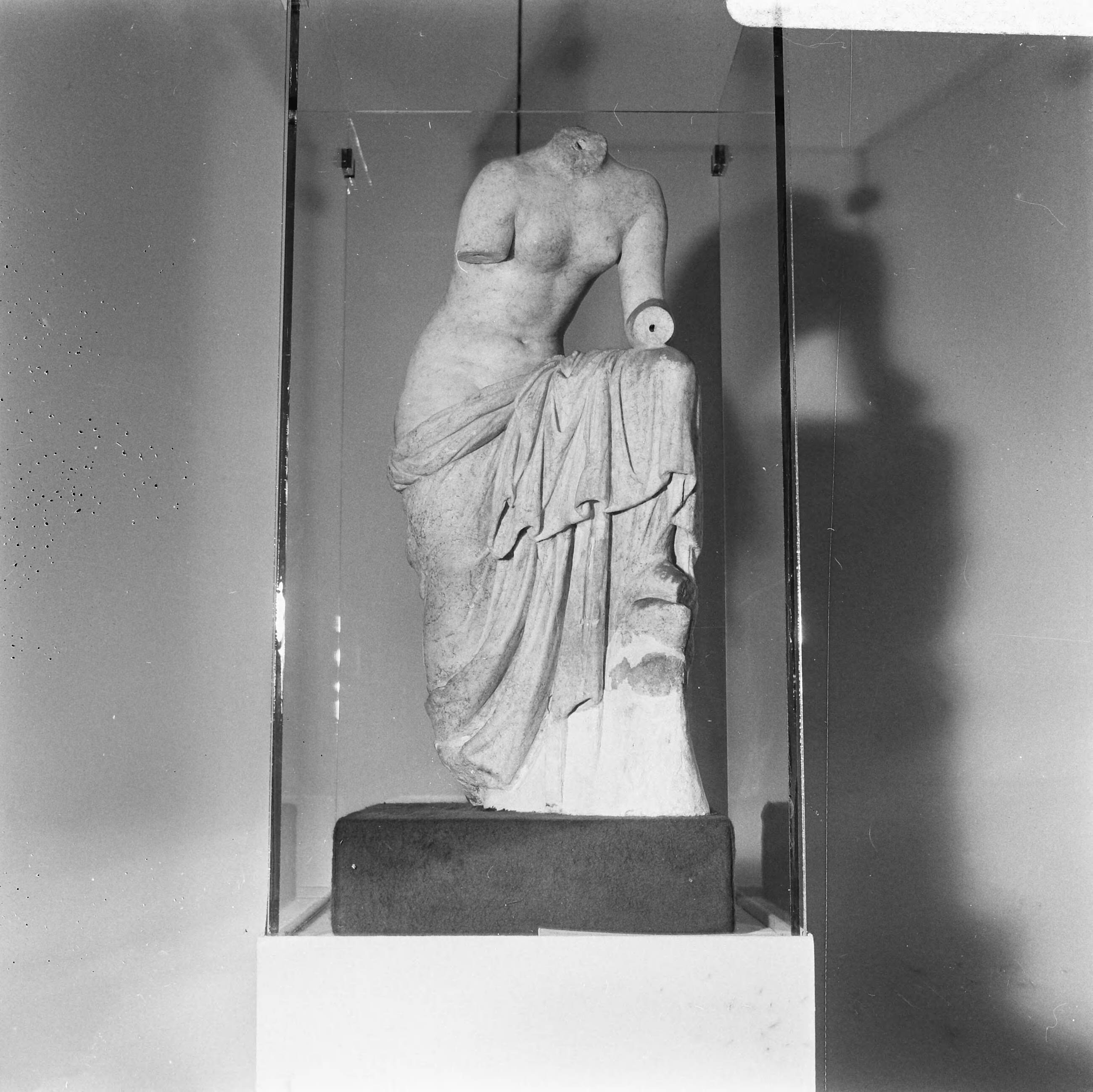 Tentoonstelling van Russische kunstschatten in het Gemeente Museum te Den Haag — Den Haag|Zuid-Holland|musea |kunstschatten|Gemeentemuseum Den Haag — Foto: Voets, Jan / Anefo. Licentie: Set B: Rechtenvrij / Publiek Domein. Bron: Nationaal Archief. http://hdl.handle.net/10648/aafe5c2e-d0b4-102d-bcf8-003048976d84