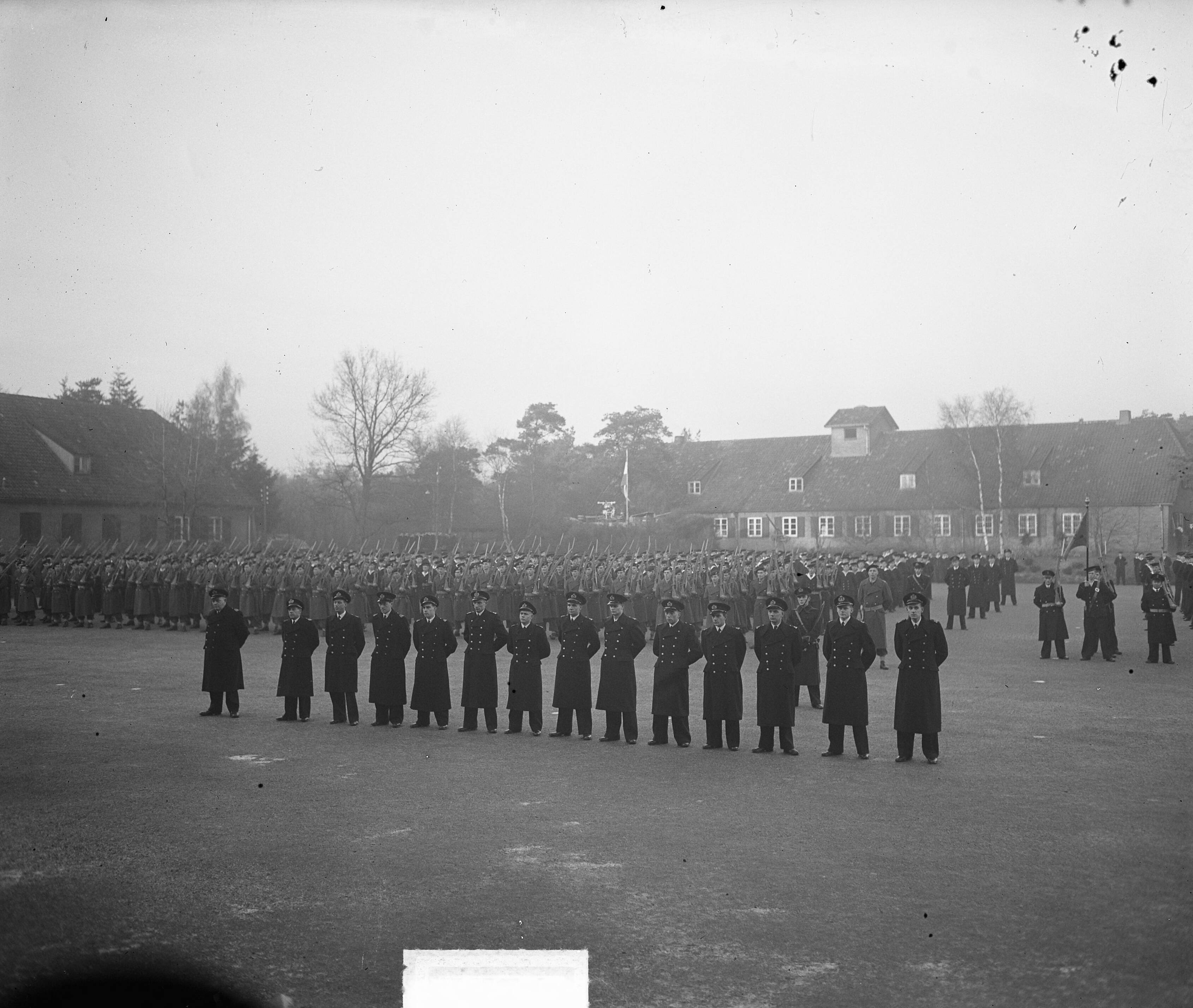 Beëdiging MOC Hilversum — Beediging MOC Hilversum. Marine-officieren — Foto: Winterbergen, Rolf / Anefo. Licentie: Set B: Rechtenvrij / Publiek Domein. Bron: Nationaal Archief. http://hdl.handle.net/10648/a8d2daf6-d0b4-102d-bcf8-003048976d84
