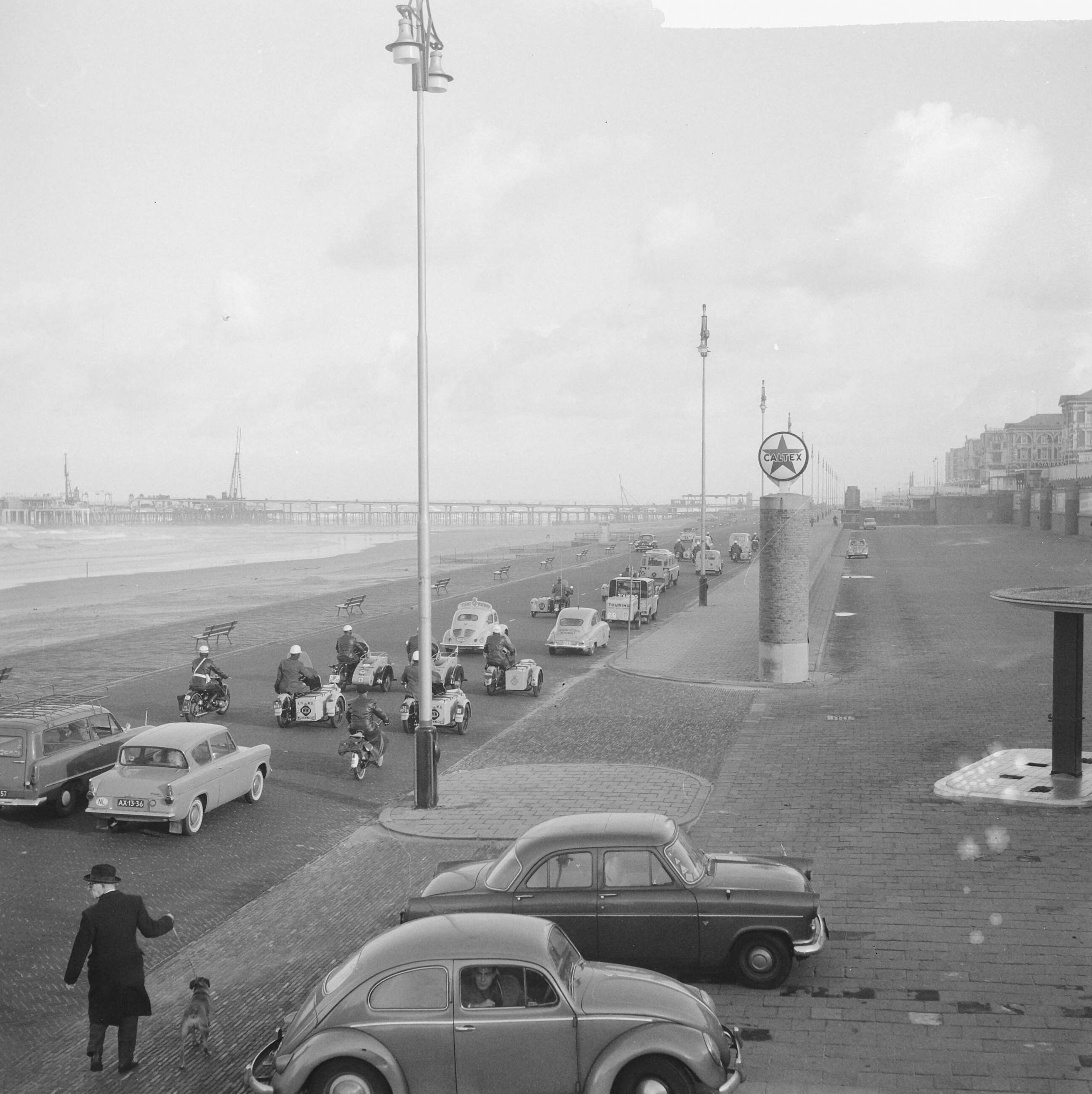 Fotocollectie Anefo — Demonstratie Wegenwacht in Den Haag — Foto: Pot, Harry / Anefo. Licentie: Set B: Rechtenvrij / Publiek Domein. Bron: Nationaal Archief. http://hdl.handle.net/10648/a9c01910-d0b4-102d-bcf8-003048976d84