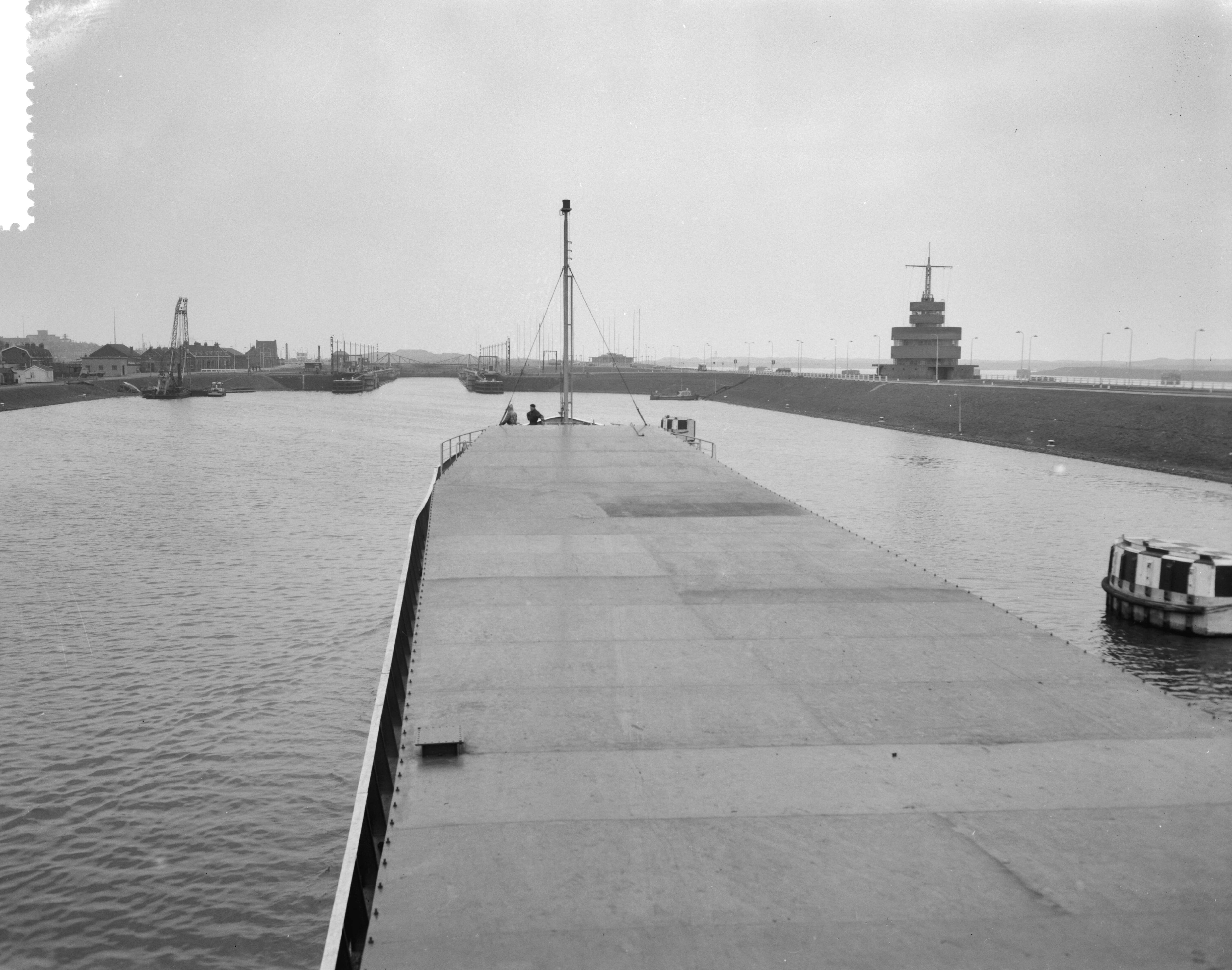 Fotocollectie Anefo — Tewaterlating kustvaarder "Castor Consol" bij de Zaanlandse Scheepsbouw Maatschappij — Foto: Bilsen, Joop van / Anefo. Licentie: Set B: Rechtenvrij / Publiek Domein. Bron: Nationaal Archief. http://hdl.handle.net/10648/a9aa60c0-d0b4-102d-bcf8-003048976d84