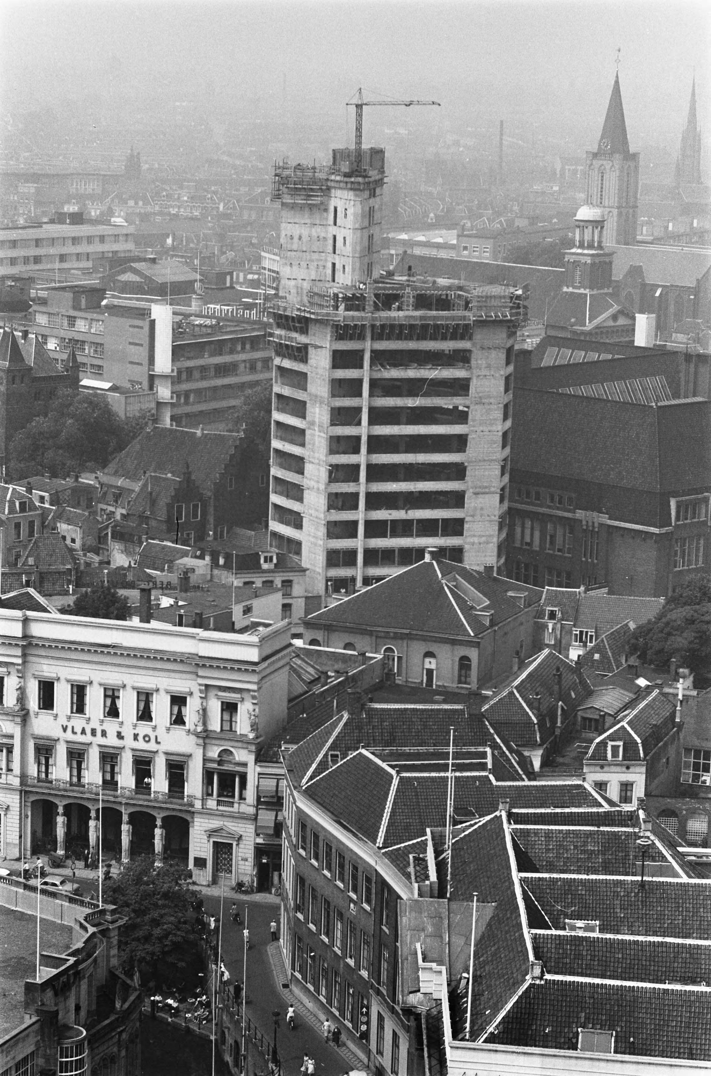 Fotocollectie Anefo — Hoogste kantoorgebouw in Utrecht. Neudeflat — Foto: Pot, Harry / Anefo. Licentie: Set B: Rechtenvrij / Publiek Domein. Bron: Nationaal Archief. http://hdl.handle.net/10648/a9d7e46e-d0b4-102d-bcf8-003048976d84