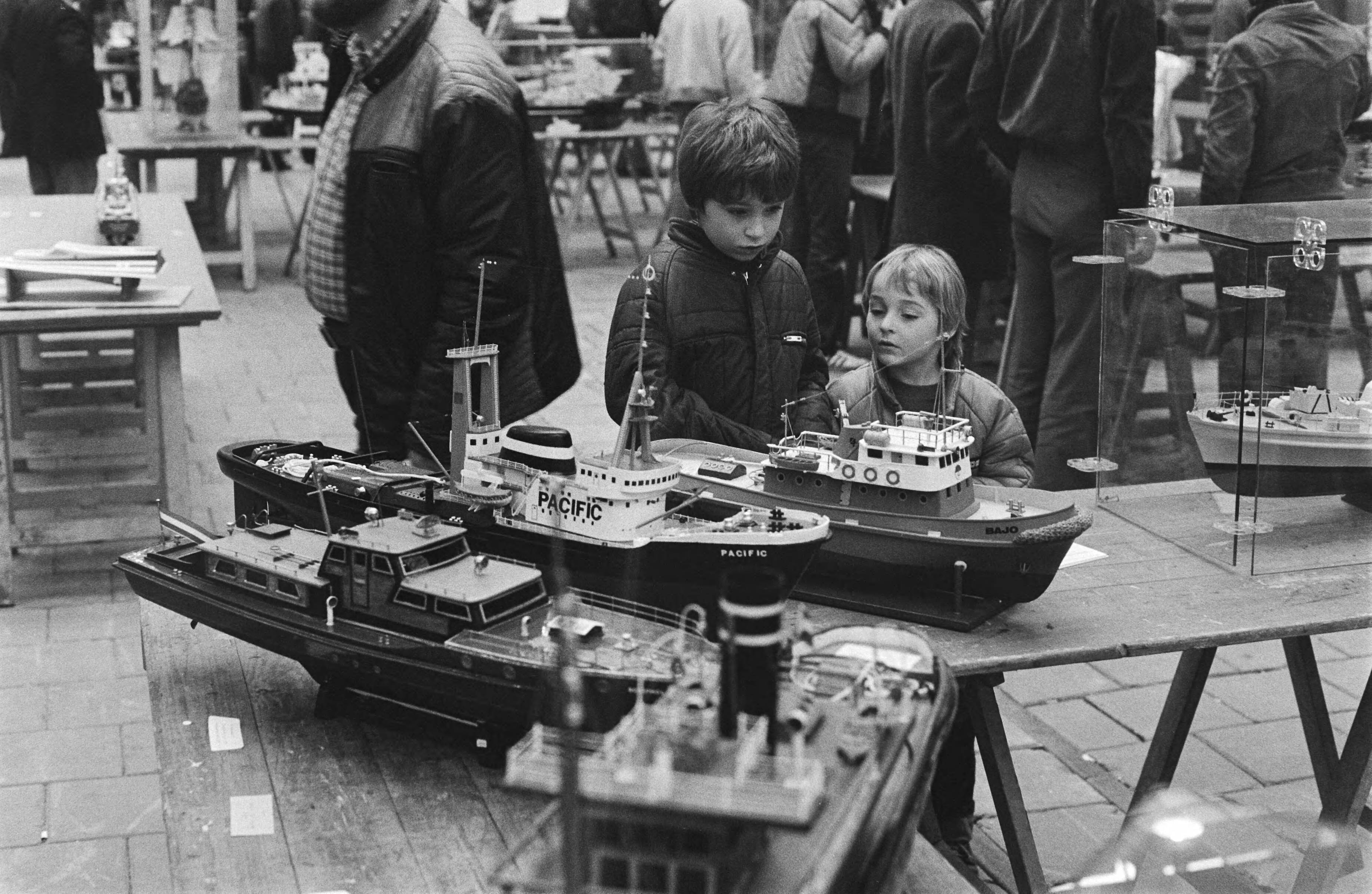 Fotocollectie Anefo — Manifestatie "Techniek in vrije tijd 1981" in Utrechtse Jaarbeurs, stoommachine op de tentoonstelling — Foto: Bogaerts, Rob / Anefo. Licentie: Set B: Rechtenvrij / Publiek Domein. Bron: Nationaal Archief. http://hdl.handle.net/10648/acf66490-d0b4-102d-bcf8-003048976d84