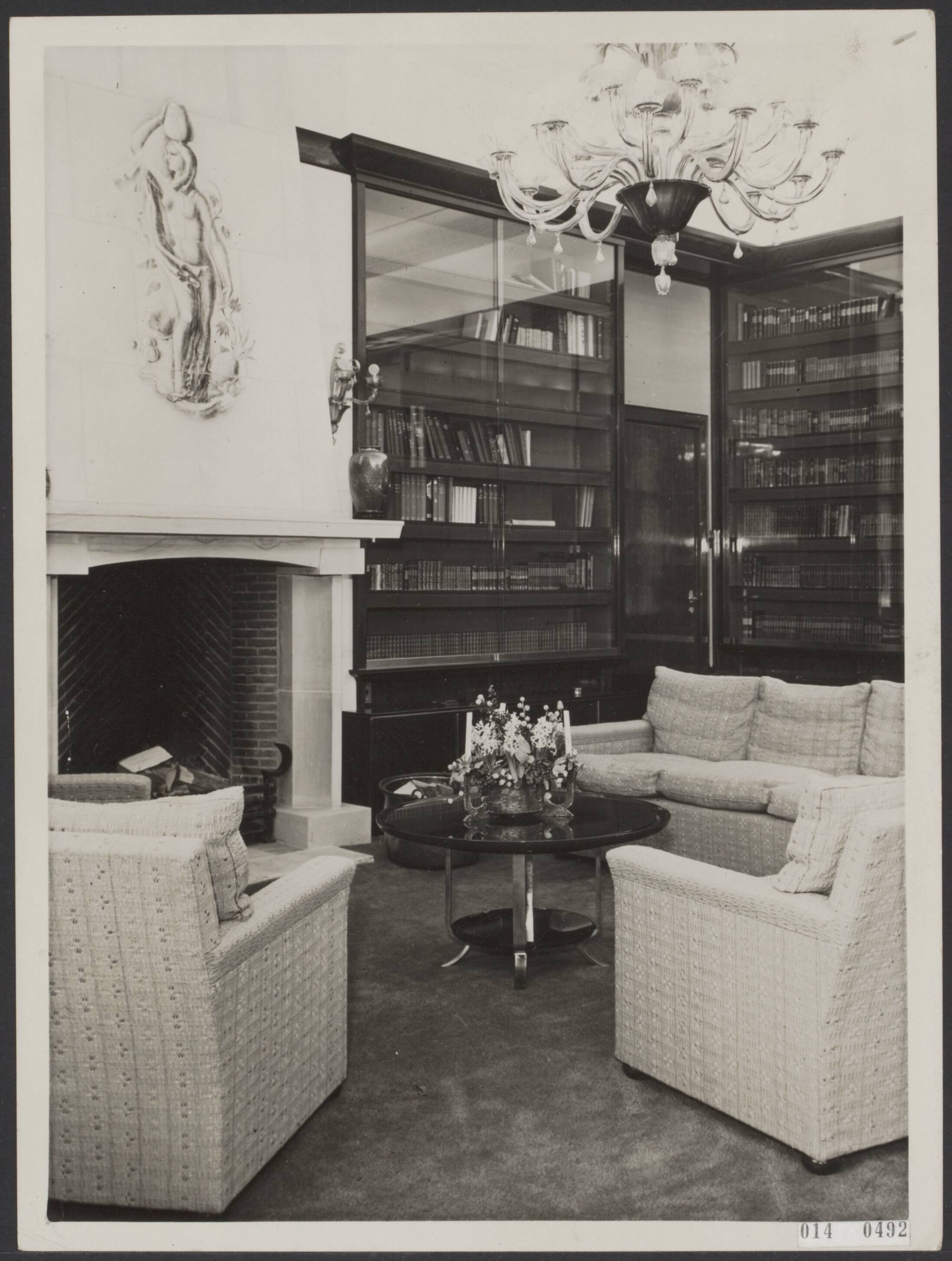Fotocollectie Elsevier Binnenland — Serie interieur Paleis Soestdijk. Woonkamer in de nieuwe vleugel — Foto: N.V. Polygoon. Licentie: Set B: Rechtenvrij / Publiek Domein. Bron: Nationaal Archief. http://hdl.handle.net/10648/adb0cd58-d0b4-102d-bcf8-003048976d84