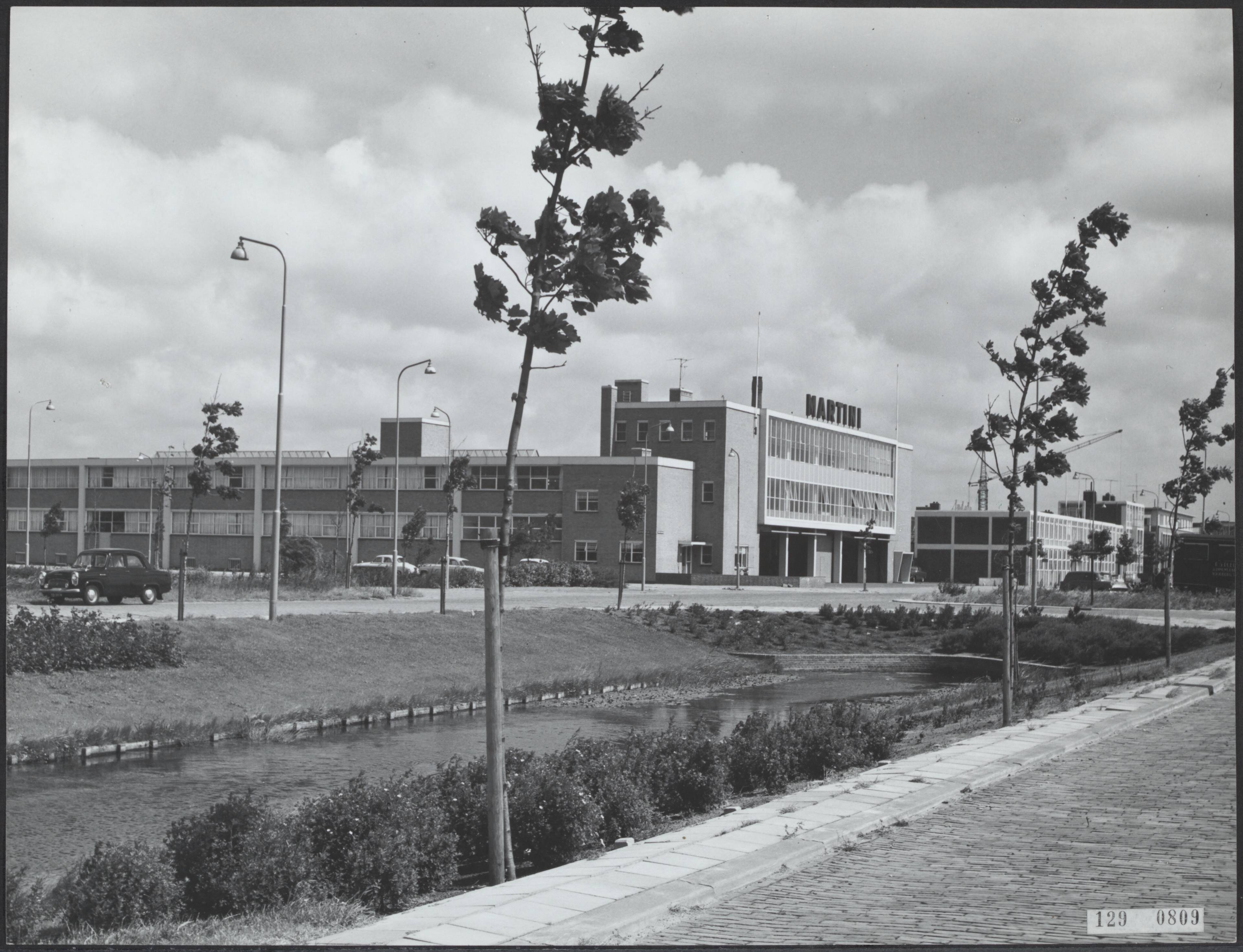 Fotocollectie Rijksvoorlichtingsdienst Eigen — Rijswijk. Industriewijk Plaspoelpolder [Verrijn Stuartlaan/hoek Diepenhorstlaan] — Foto: Fotodienst Gemeente Den Haag. Licentie: Set B: Rechtenvrij / Publiek Domein. Bron: Nationaal Archief. http://hdl.handle.net/10648/af47cce8-d0b4-102d-bcf8-003048976d84