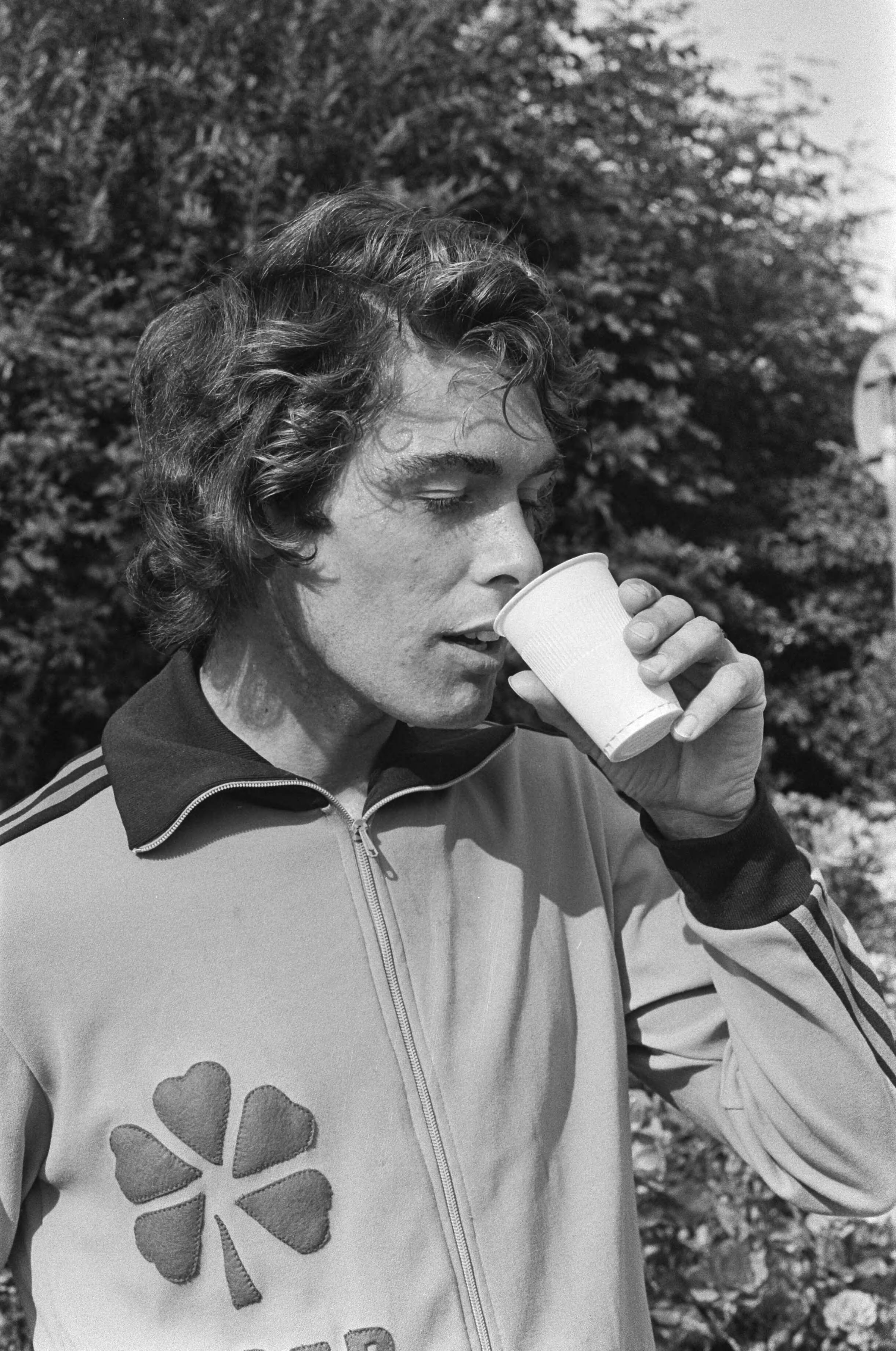 Fotocollectie Anefo — Nederlandse kampioenschappen 25 kilometer hardlopen in Winschoten — Foto: Punt, W. / Anefo. Licentie: Set B: Rechtenvrij / Publiek Domein. Bron: Nationaal Archief. http://hdl.handle.net/10648/ac52def6-d0b4-102d-bcf8-003048976d84