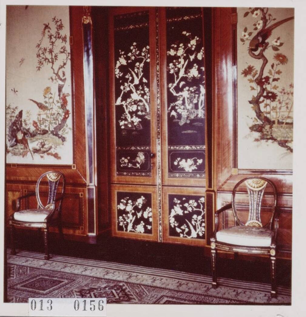 Paleis Huis ten Bosch te Den Haag — Interieur — Foto: Onbekend / RVD. Licentie: Set B: Rechtenvrij / Publiek Domein. Bron: Nationaal Archief. http://hdl.handle.net/10648/afa8d0f6-d0b4-102d-bcf8-003048976d84