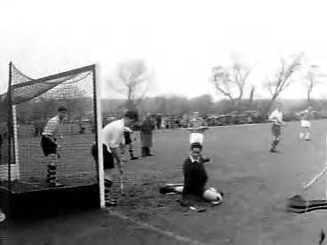 Fotocollectie Anefo — Hockey. BMHC-Laren 0-0. Spelmoment — Foto: Pot, Harry / Anefo. Licentie: Set B: Rechtenvrij / Publiek Domein. Bron: Nationaal Archief. http://hdl.handle.net/10648/a96daae0-d0b4-102d-bcf8-003048976d84