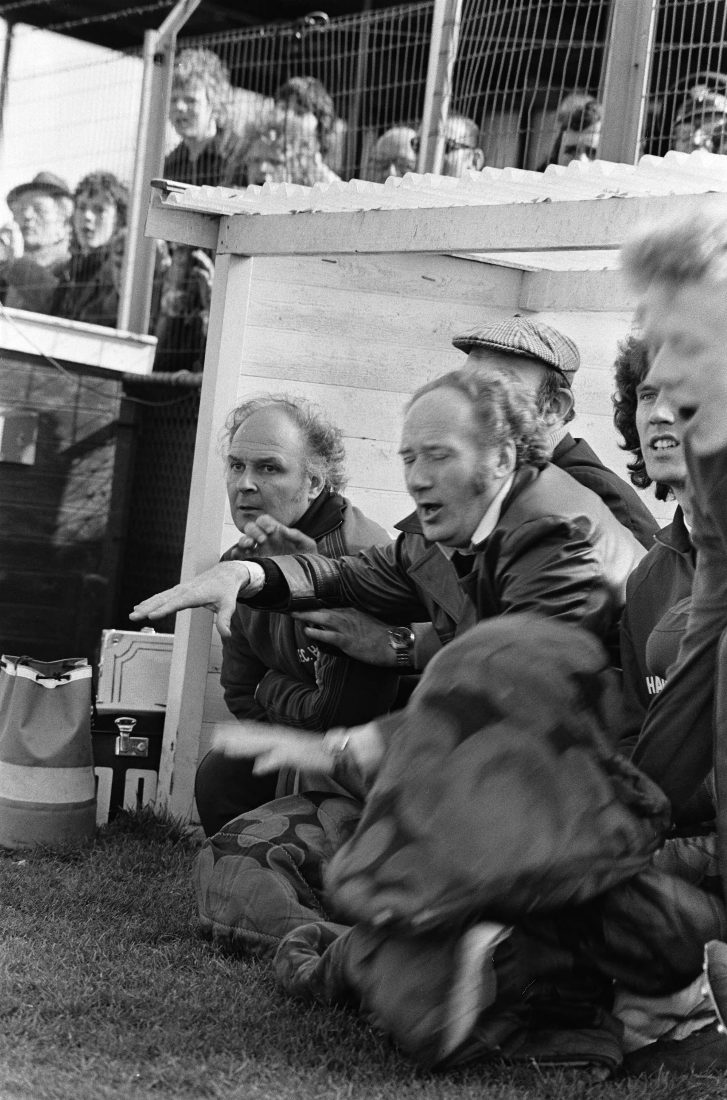 Haarlem-Excelsior 1-0 — Dug-out [van een van beide ploegen] — Foto: Bogaerts, Rob / Anefo. Licentie: Set B: Rechtenvrij / Publiek Domein. Bron: Nationaal Archief. http://hdl.handle.net/10648/ac67e724-d0b4-102d-bcf8-003048976d84