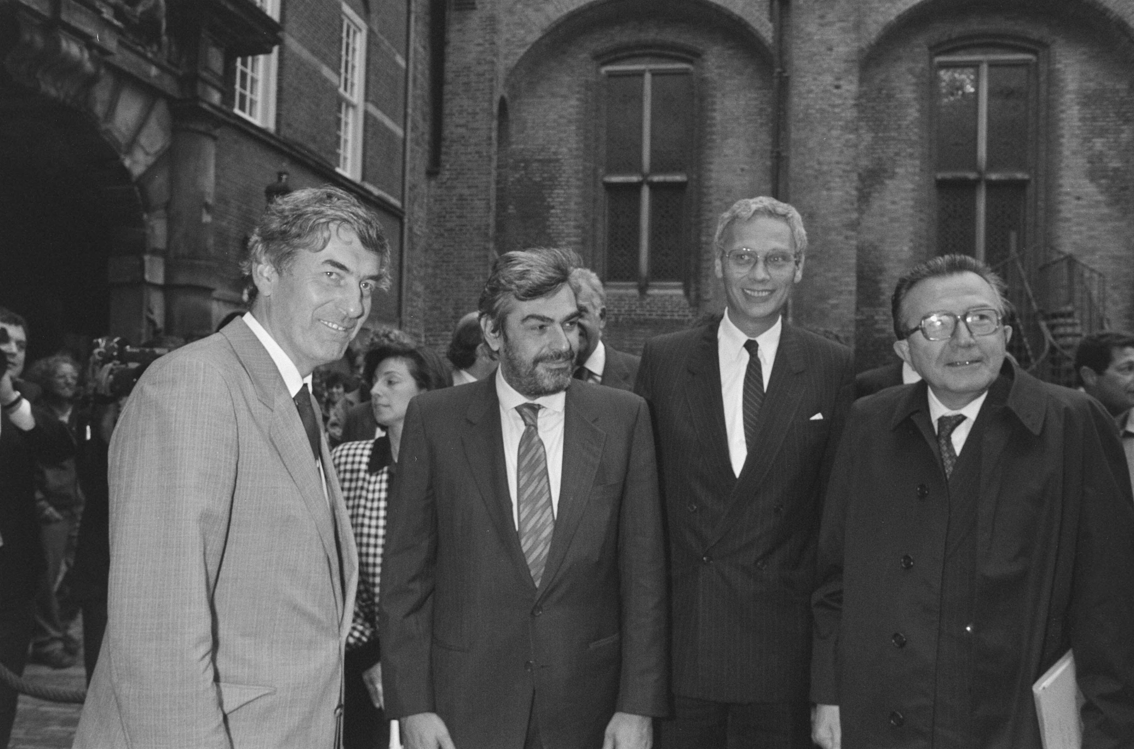 Fotocollectie Anefo — Italiaanse premier Joria bezoekt Den Haag ; v.l.n.r. premier Lubbers , premier Joria , minister Van den Broe en minister Andriotti (BuZa) — Foto: Croes, Rob C. / Anefo. Licentie: Set B: Rechtenvrij / Publiek Domein. Bron: Nationaal Archief. http://hdl.handle.net/10648/ad63ef88-d0b4-102d-bcf8-003048976d84