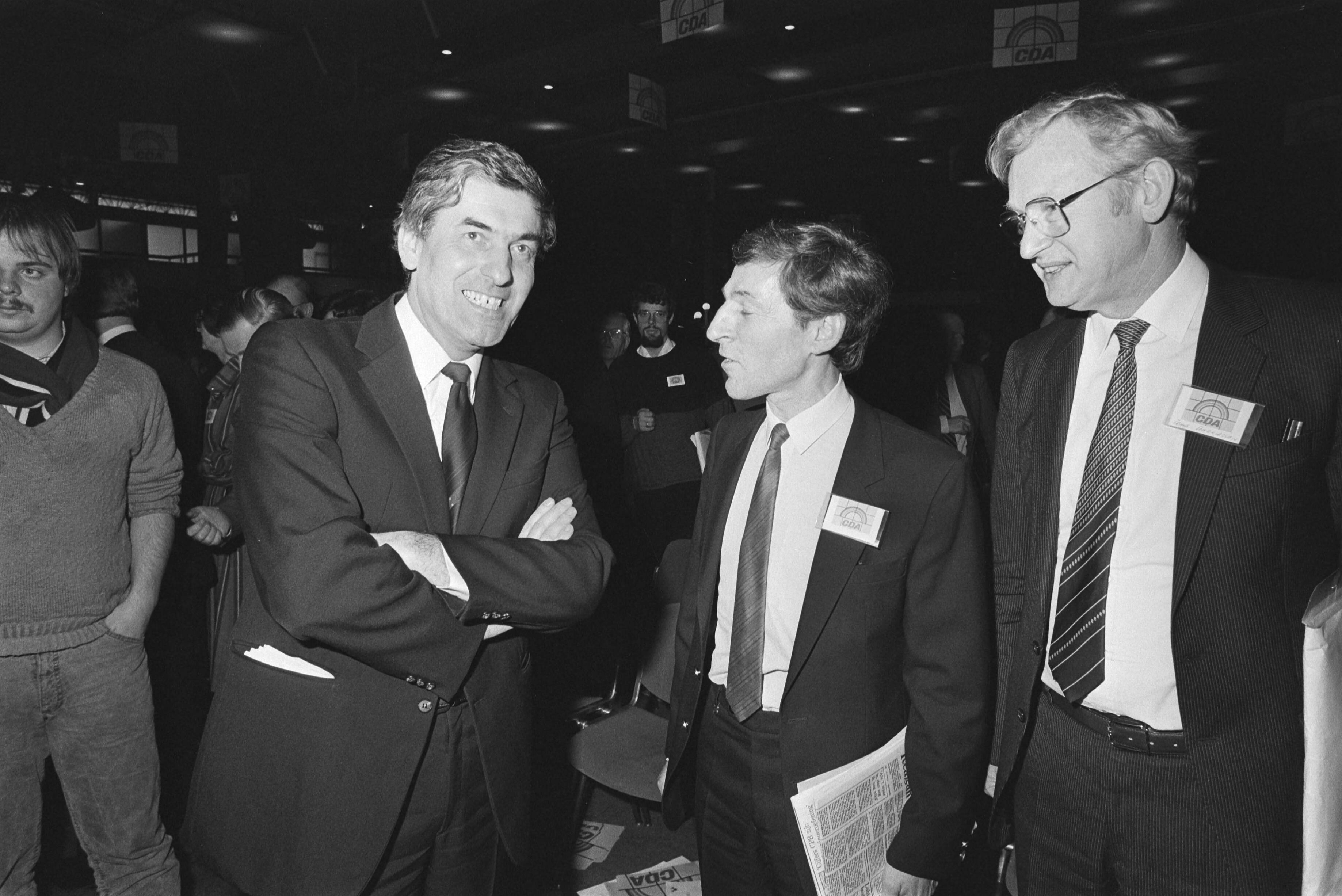 Fotocollectie Anefo — CDA-congres over Europese verkiezingen (Breda); Lubbers, Beumer en Andriessen (v.l.n.r.) — Foto: Bogaerts, Rob / Anefo. Licentie: Set B: Rechtenvrij / Publiek Domein. Bron: Nationaal Archief. http://hdl.handle.net/10648/ad3487ac-d0b4-102d-bcf8-003048976d84