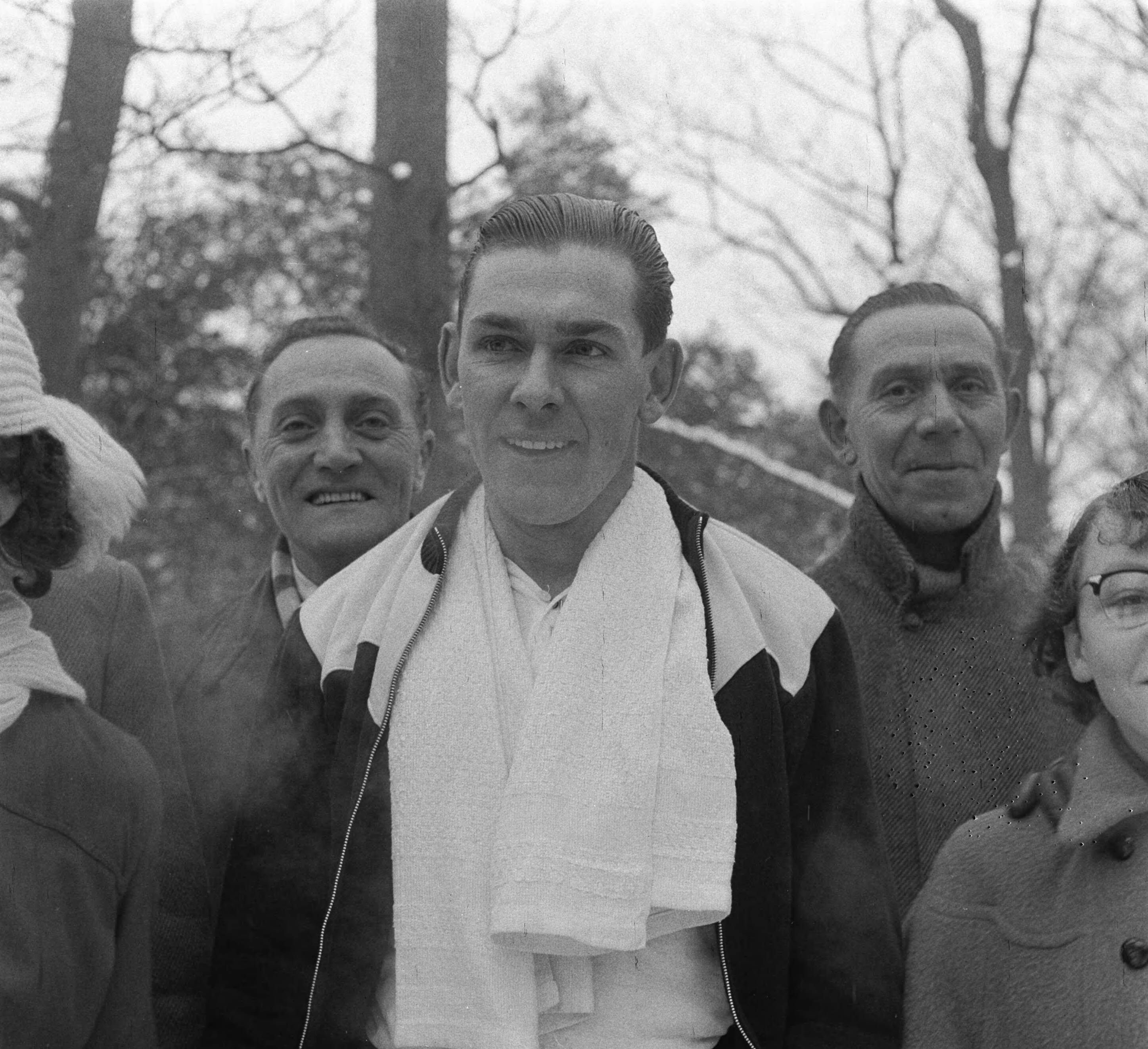 Fotocollectie Anefo — Huis ter Heide. Nederlands Kampioenschap Cross-Country 14 km. Frans Künen uit Breda werd eerste — Foto: Behrens, Herbert F. / Anefo. Licentie: Set B: Rechtenvrij / Publiek Domein. Bron: Nationaal Archief. http://hdl.handle.net/10648/a9435e02-d0b4-102d-bcf8-003048976d84