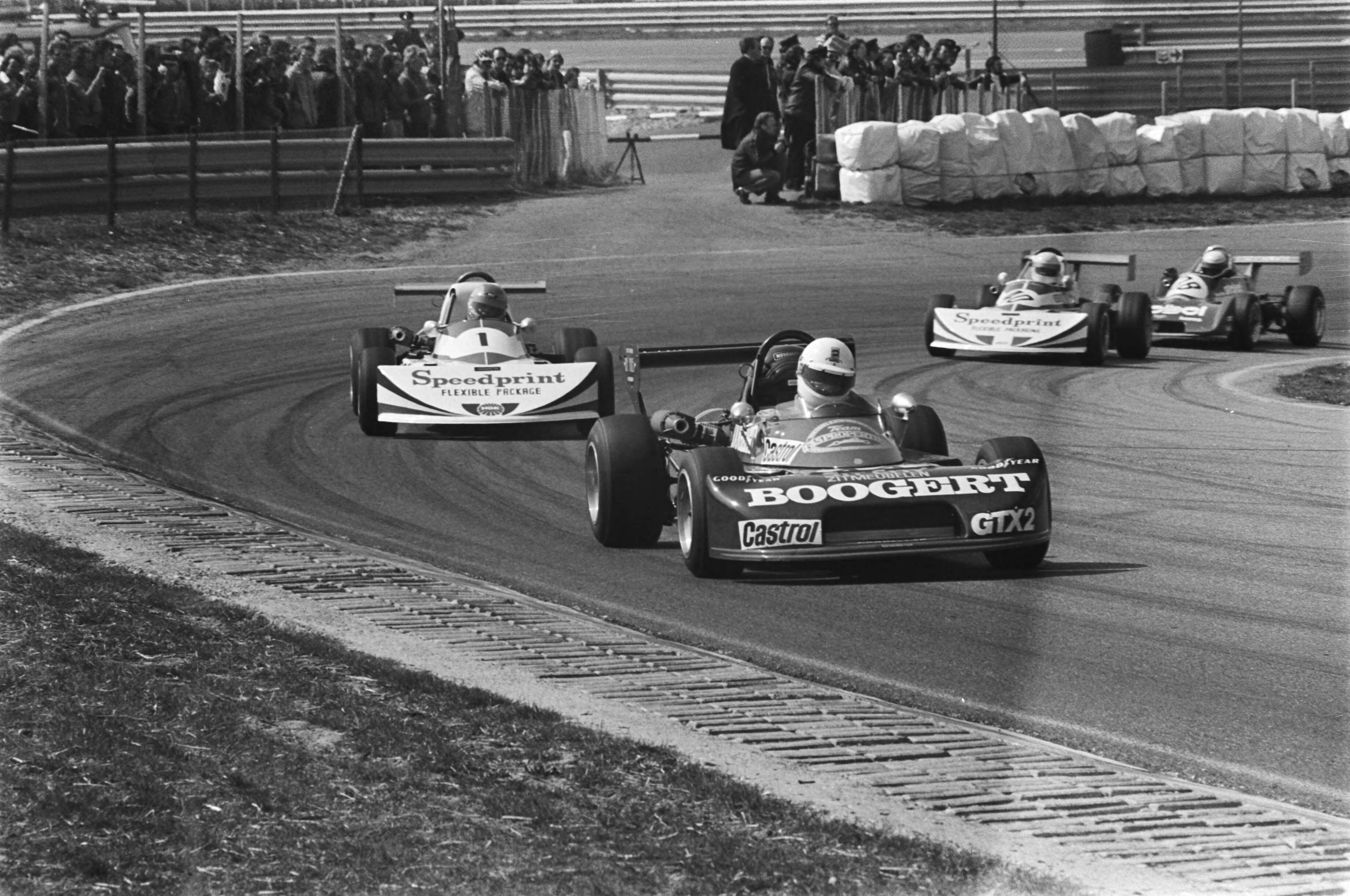 Fotocollectie Anefo — Paasraces op Zandvoort ( Formule III ); Boye Haye (44) op kop, gevolgd door Andersson (1) — Foto: Croes, Rob C. / Anefo. Licentie: Set B: Rechtenvrij / Publiek Domein. Bron: Nationaal Archief. http://hdl.handle.net/10648/ac81bd2a-d0b4-102d-bcf8-003048976d84
