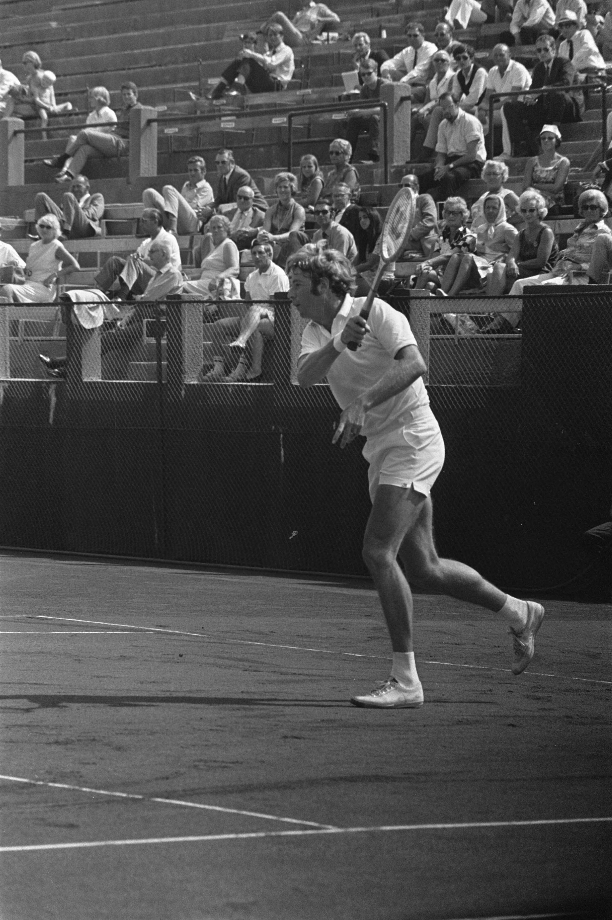 Fotocollectie Anefo — Nationale tenniskampioenschappen, Scheveningen; Fleury in aktie, zie ook 237602 — Foto: Mieremet, Rob / Anefo. Licentie: Set B: Rechtenvrij / Publiek Domein. Bron: Nationaal Archief. http://hdl.handle.net/10648/ab9f8c3e-d0b4-102d-bcf8-003048976d84