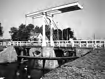 Fotocollectie Rijksvoorlichtingsdienst Eigen — [Veere. Ophaalbrug] — Foto: Rijksvoorlichtingsdienst (RVD). Licentie: Set B: Rechtenvrij / Publiek Domein. Bron: Nationaal Archief. http://hdl.handle.net/10648/af4828be-d0b4-102d-bcf8-003048976d84