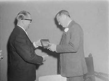 Fotocollectie Anefo — Prins Bernhard bezoekt Breda — Foto: Pot, Harry / Anefo. Licentie: Set B: Rechtenvrij / Publiek Domein. Bron: Nationaal Archief. http://hdl.handle.net/10648/a98672aa-d0b4-102d-bcf8-003048976d84