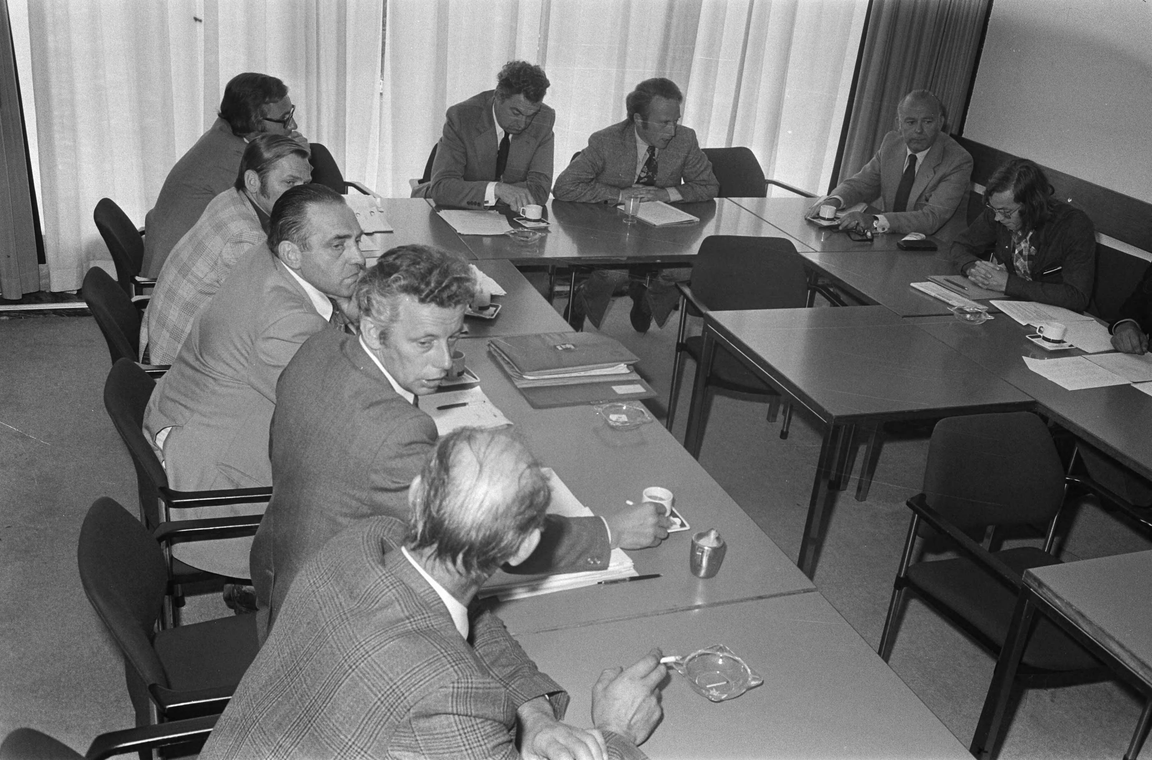 Fotocollectie Anefo — Actiecomitees en landbouworganisaties vergaderen over eisenpakket van actievoerende boeren in Utrecht — Foto: Croes, Rob C. / Anefo. Licentie: Set B: Rechtenvrij / Publiek Domein. Bron: Nationaal Archief. http://hdl.handle.net/10648/ac525d3c-d0b4-102d-bcf8-003048976d84